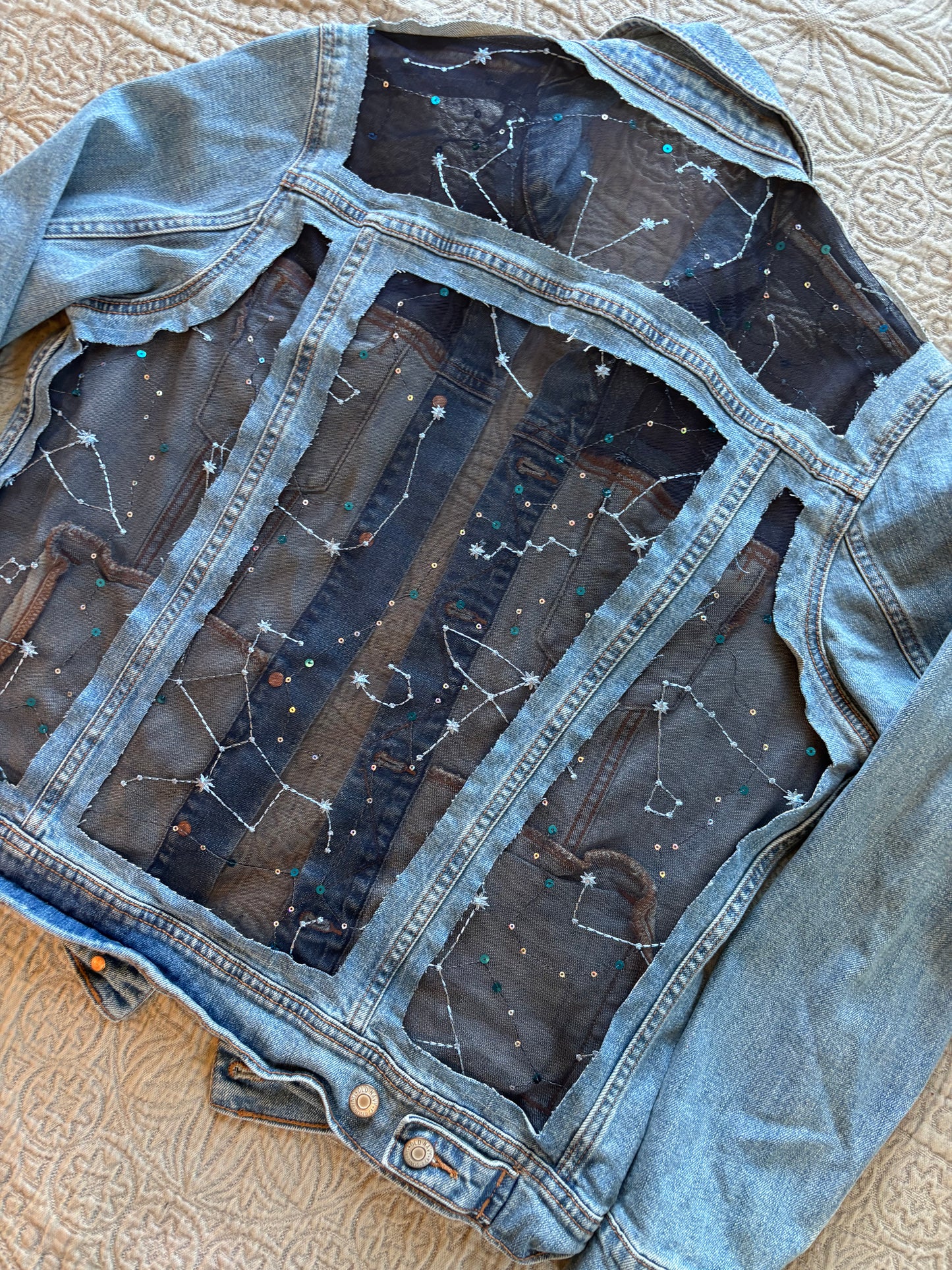 Constellation Light-Wash Denim Jacket [L]