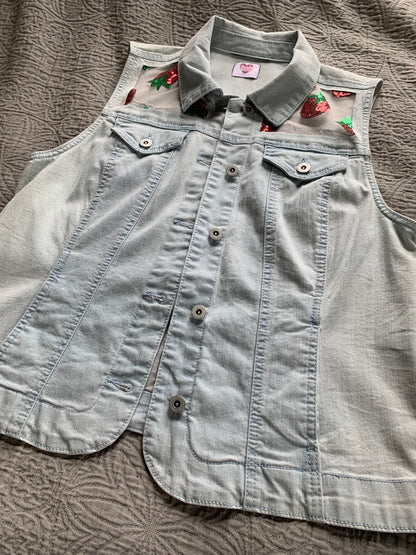 Light Wash Denim Strawberries Vest [L]