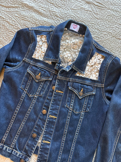 White Floral Dark-Wash Denim Jacket [S]