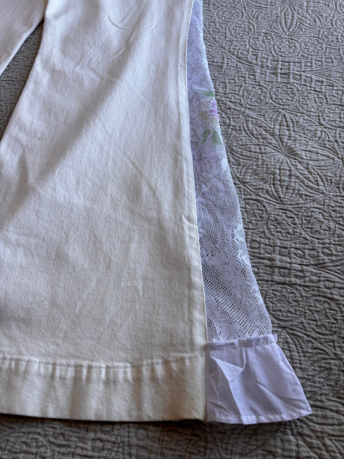 White Denim High Waisted Lace Flare Jeans [M]