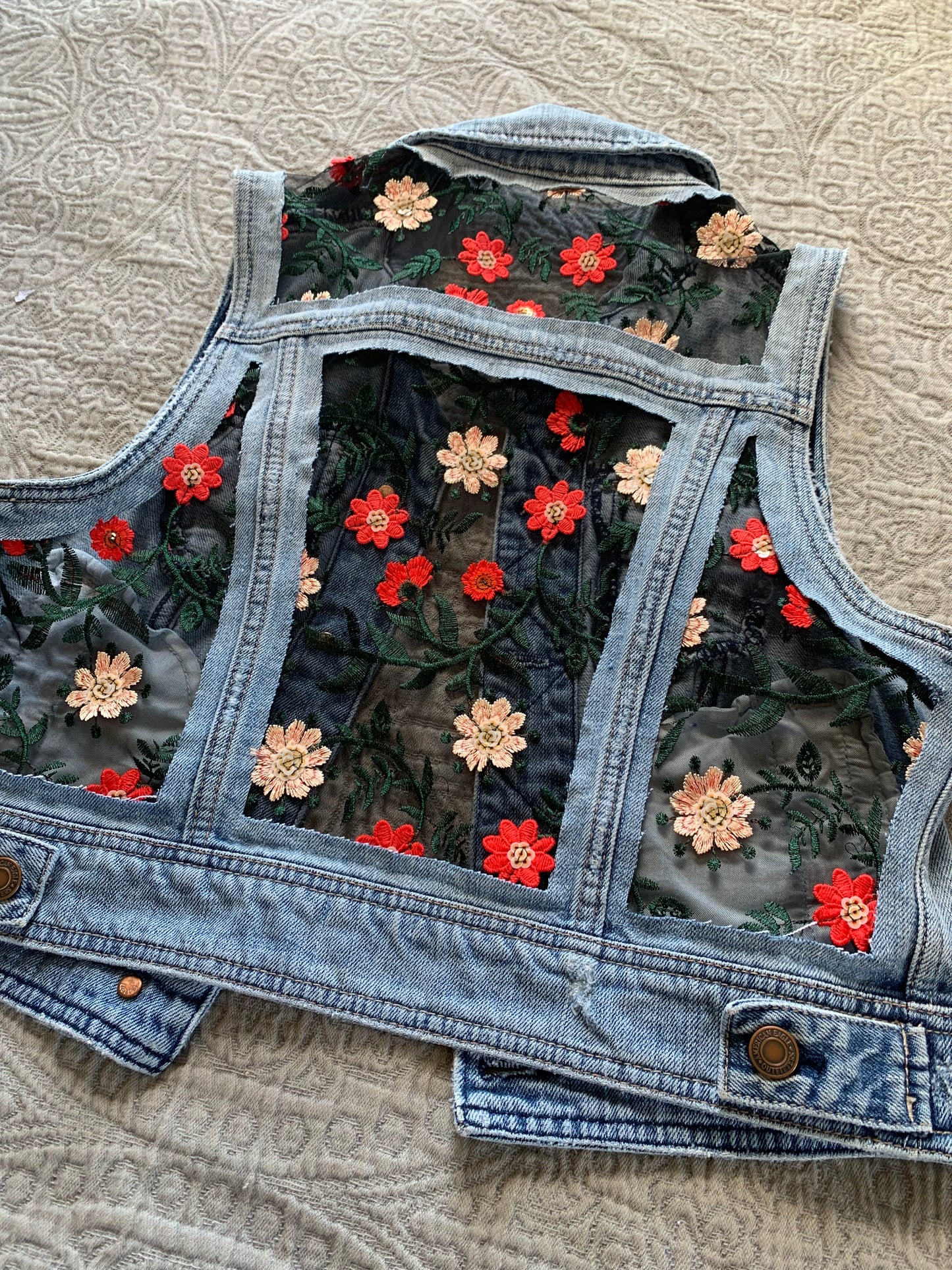 Stone Wash Denim Red Floral Vest [M]