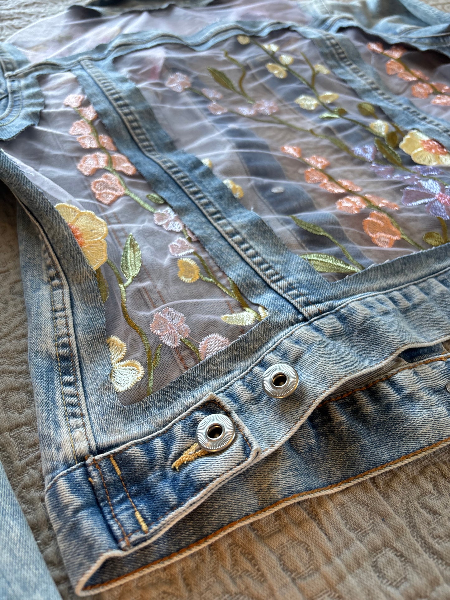 Purple Flowers Acid-Wash Denim Jacket [S]
