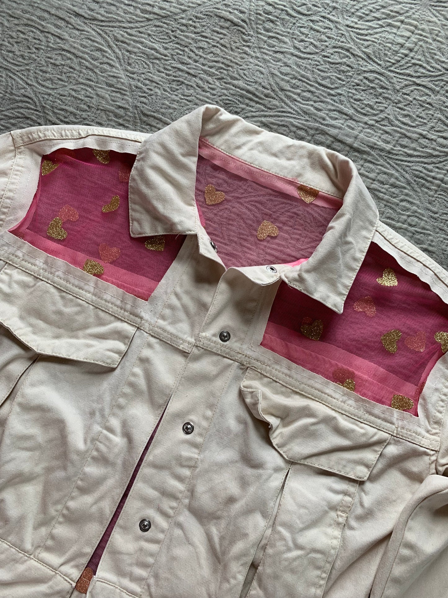 Cropped Cream Denim Gold Glitter Heart Jacket [L]