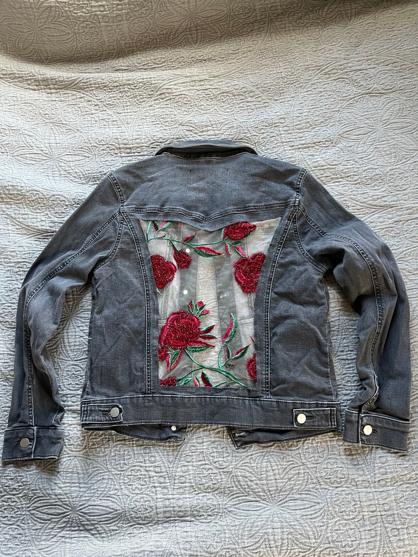 Grey Denim Roses [M]