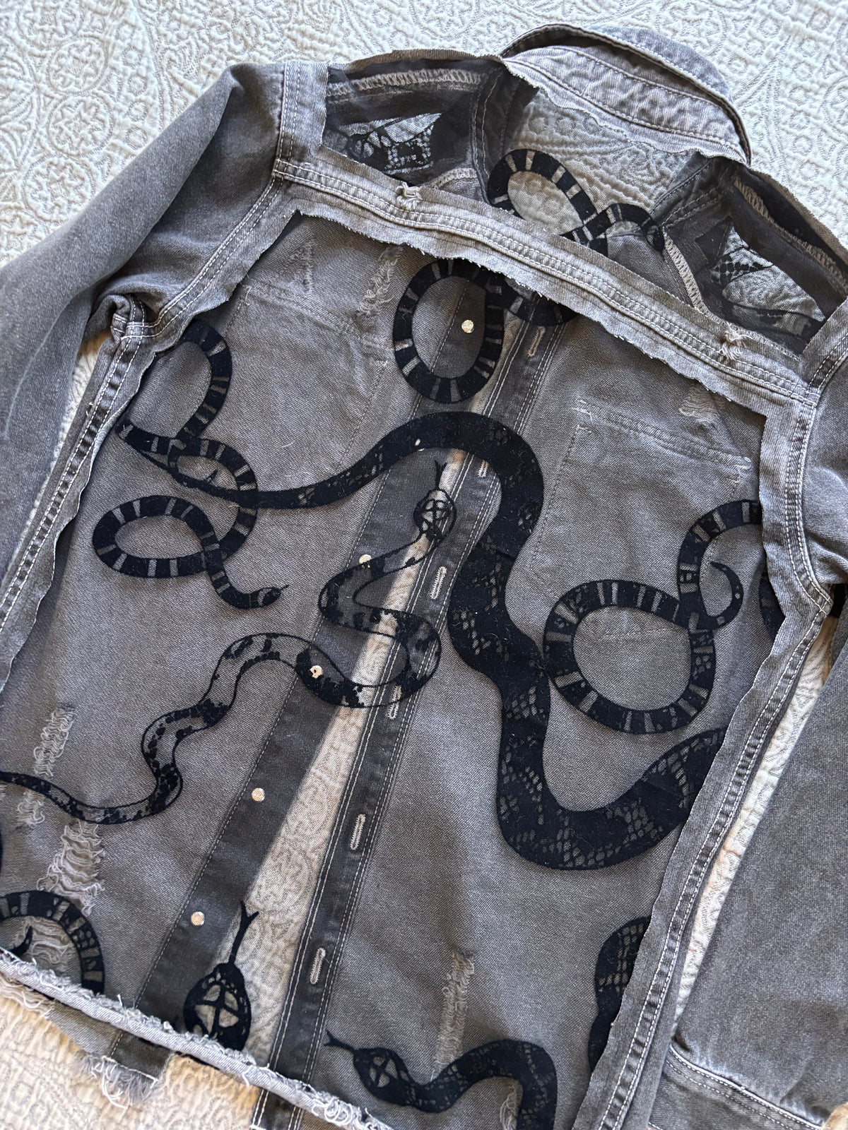 Black Distressed Denim Snakes Jacket [L]