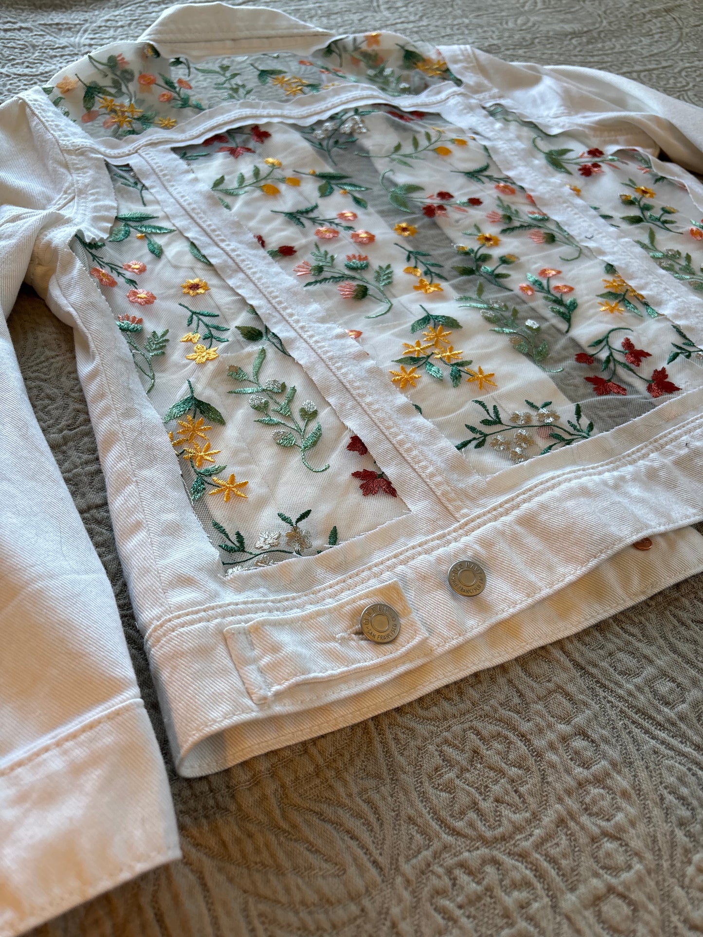 Fall Wildflowers White Denim Jacket [XL]