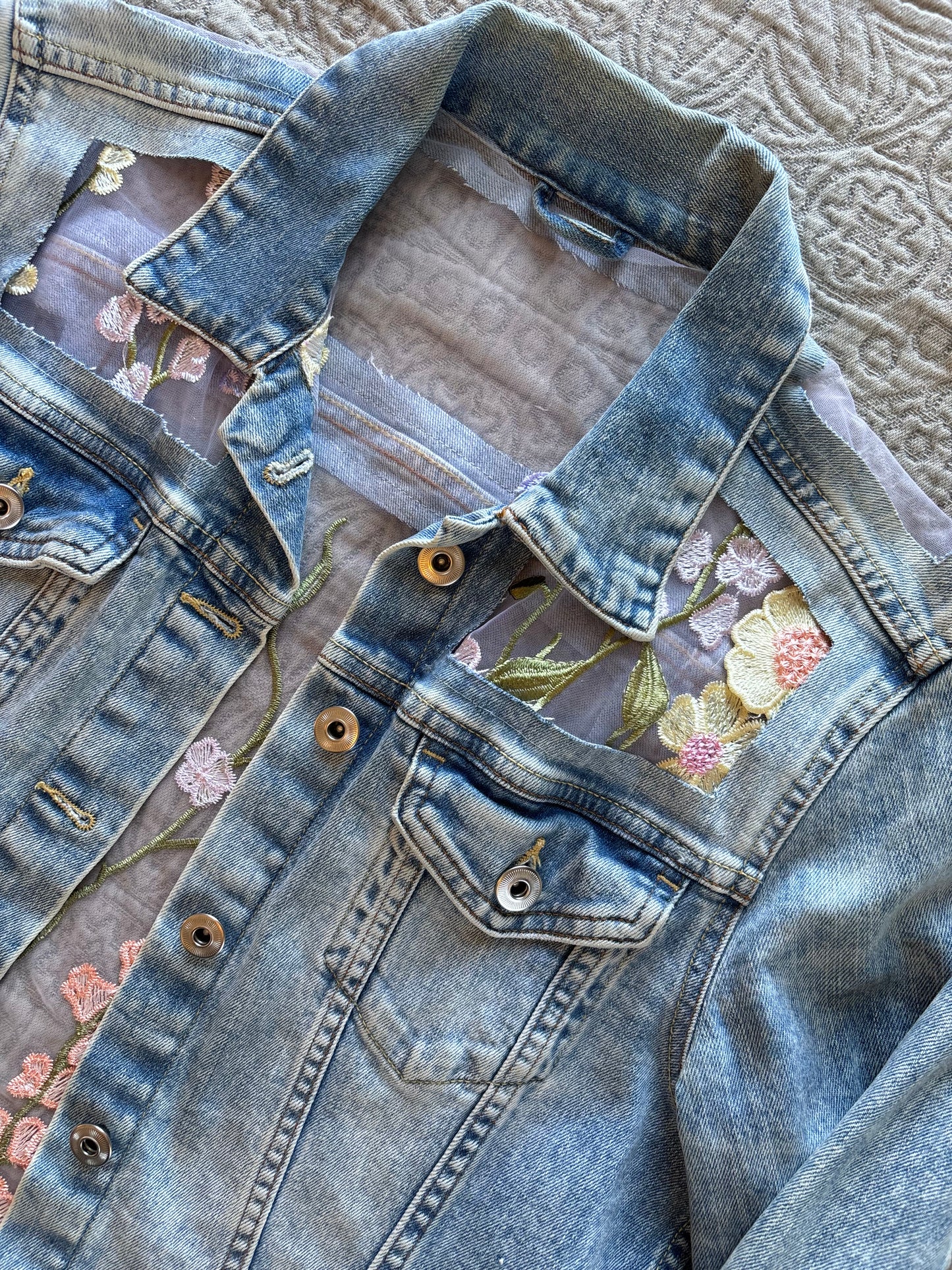 Purple Flowers Acid-Wash Denim Jacket [S]