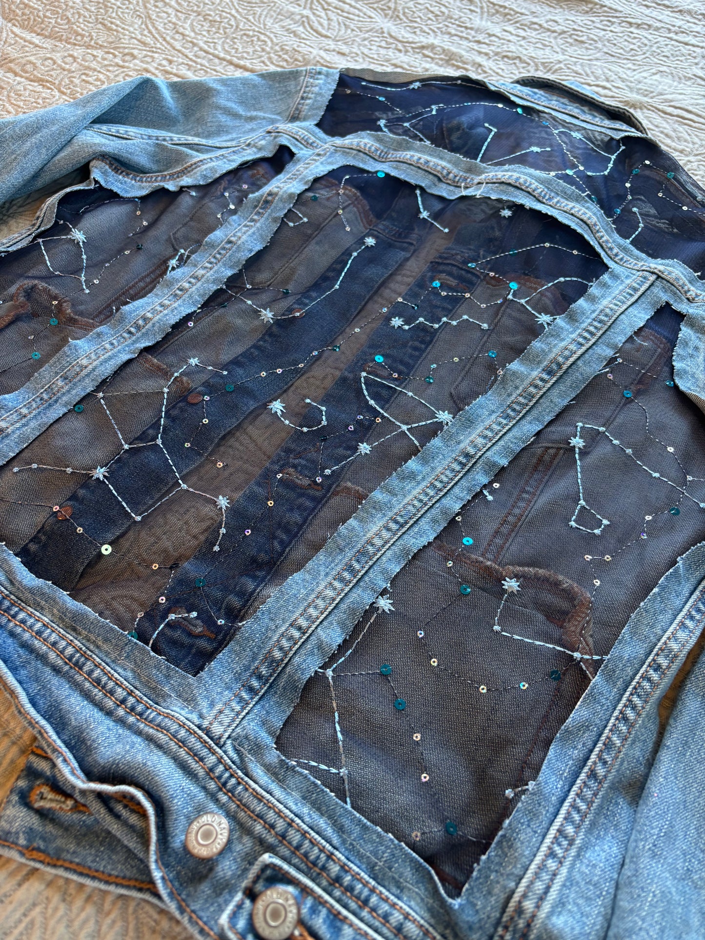 Constellation Light-Wash Denim Jacket [L]