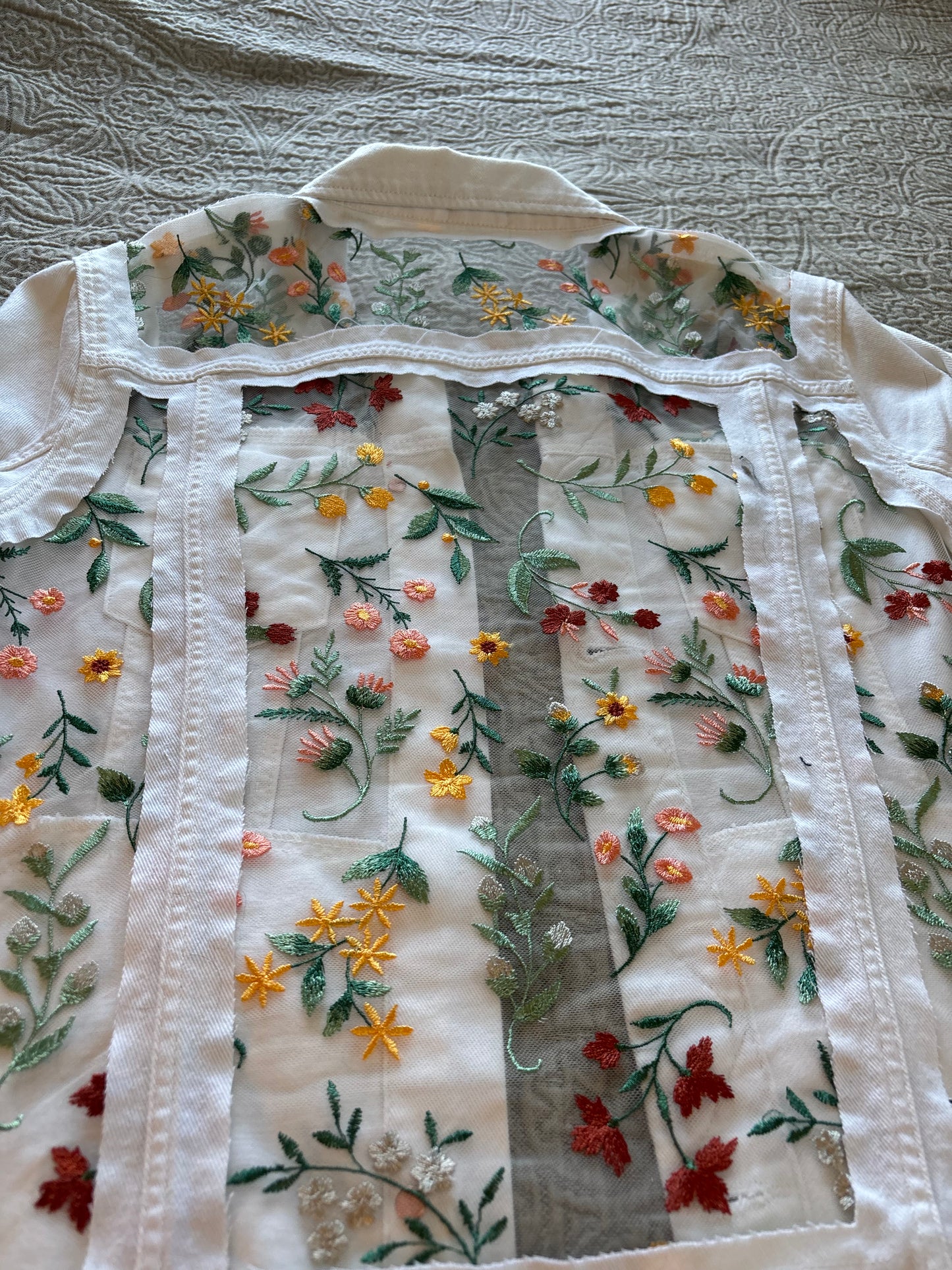 Fall Wildflowers White Denim Jacket [XL]