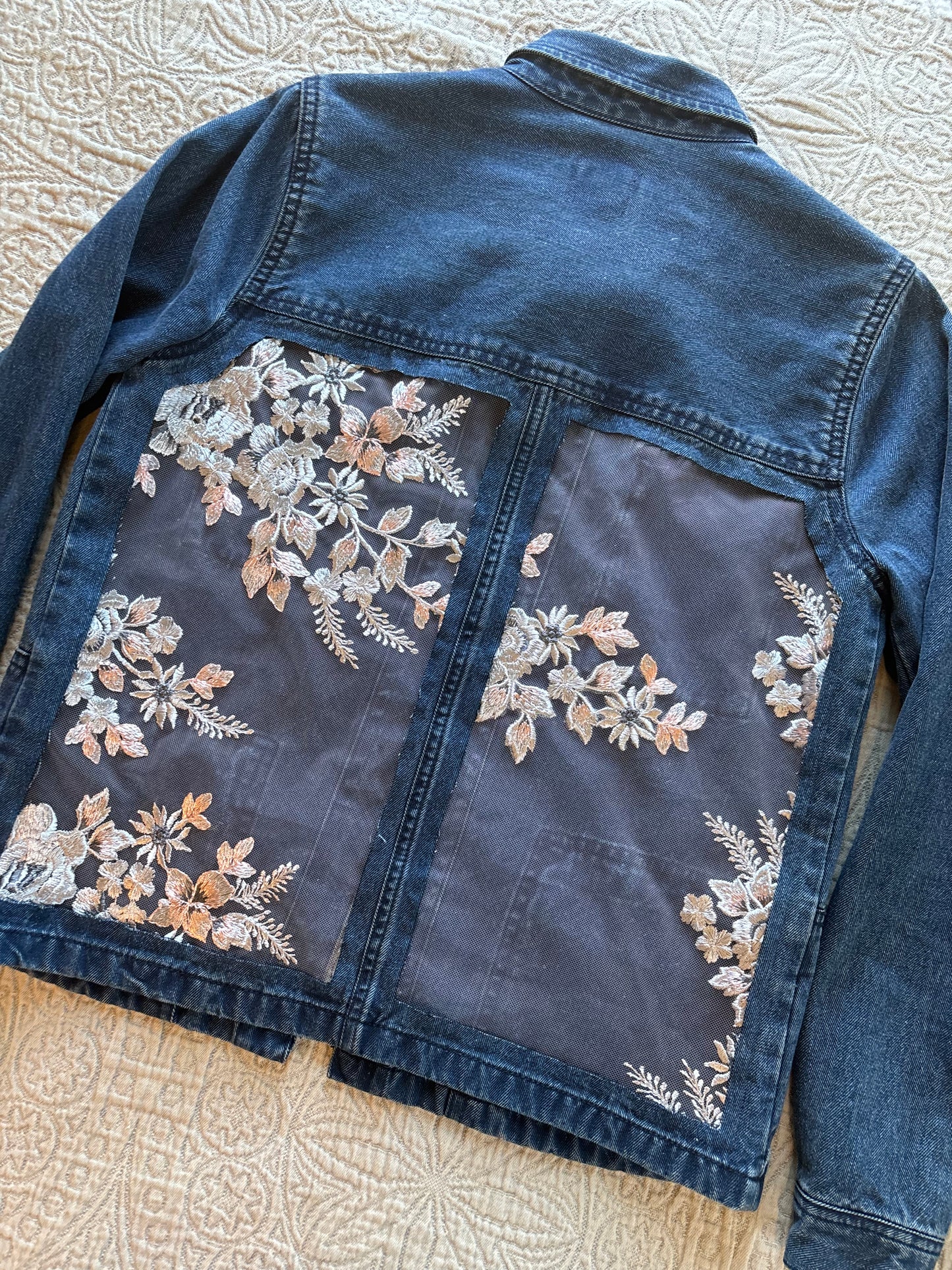 Silver Floral Dark-Wash Denim Jacket [L]