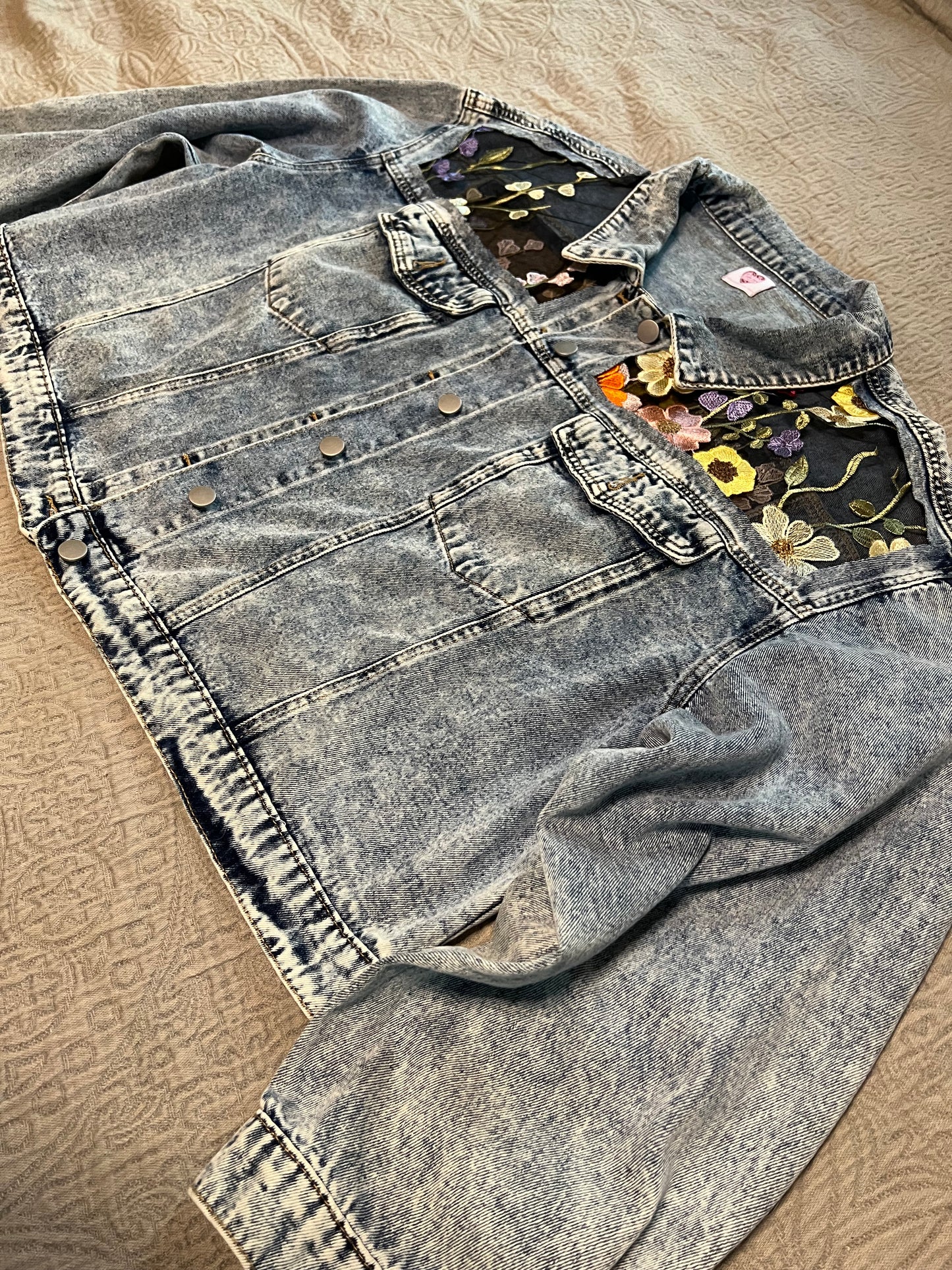 Acid Wash Cropped Denim Wildflowers Jacket [4X]