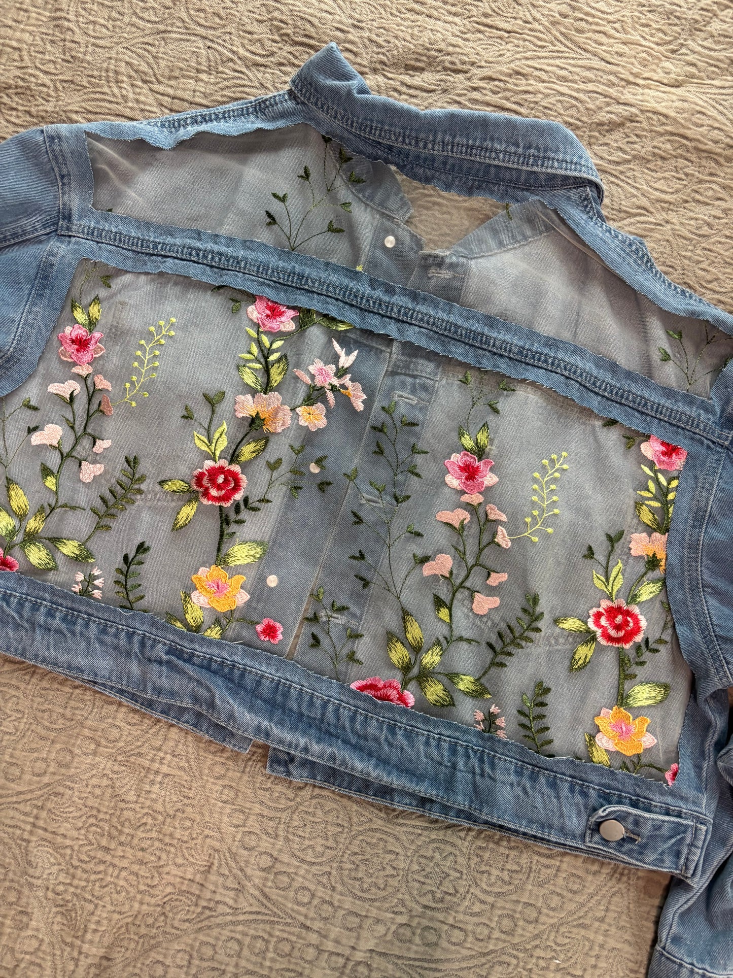 Cropped Denim Pink Floral Jacket with Bows [3X]