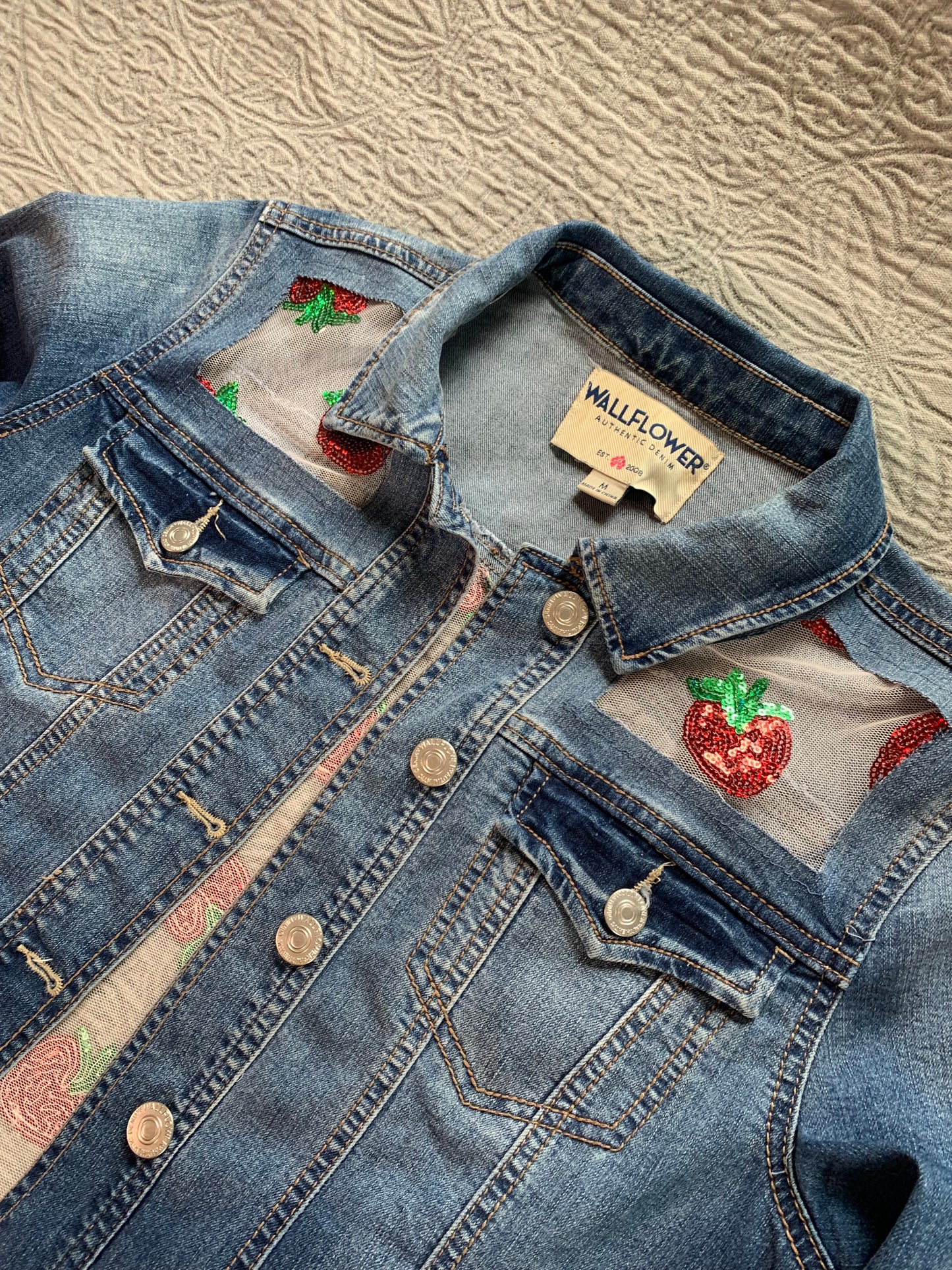 Denim Sequin Strawberries [L]