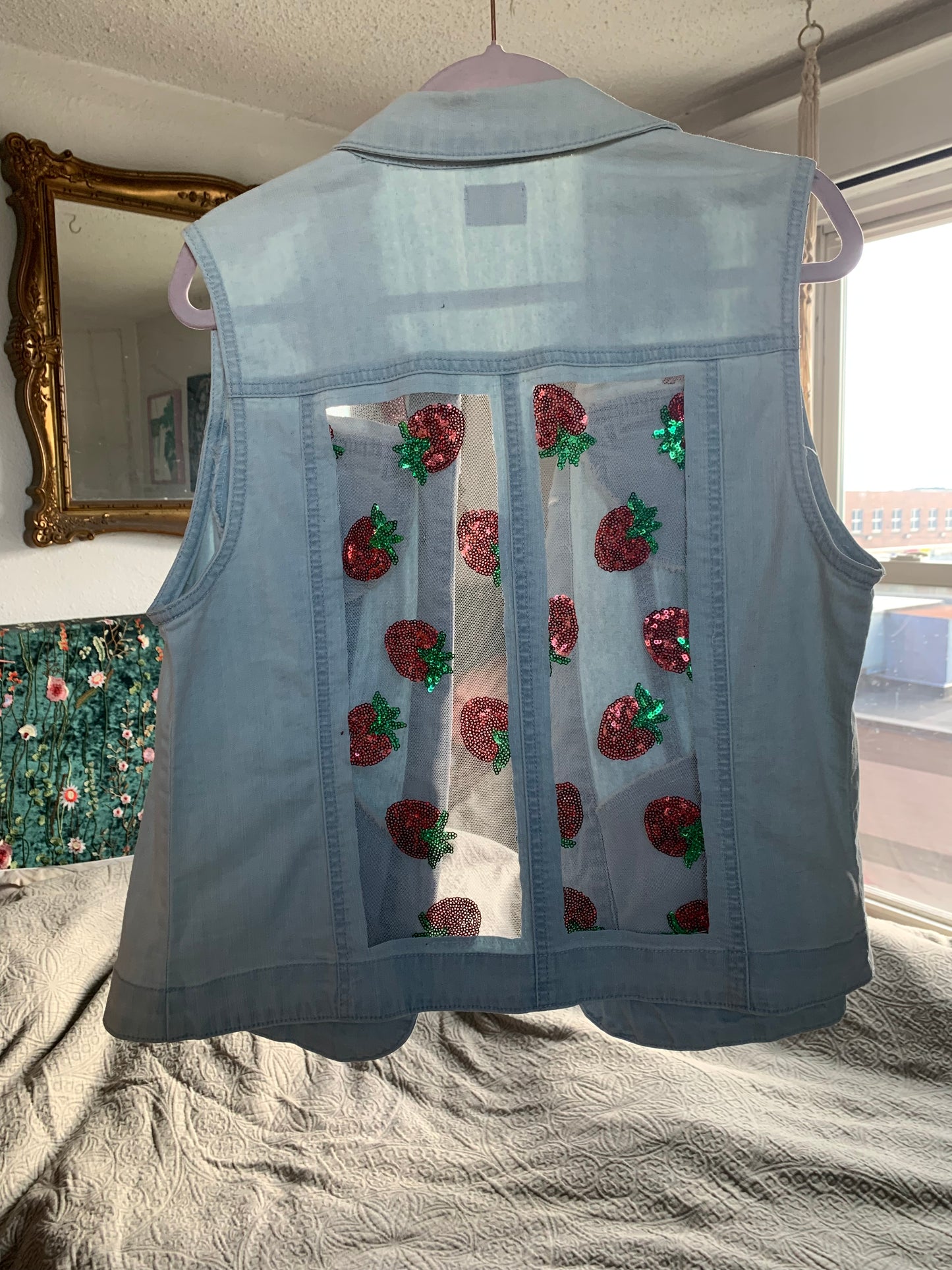 Light Wash Denim Strawberries Vest [L]