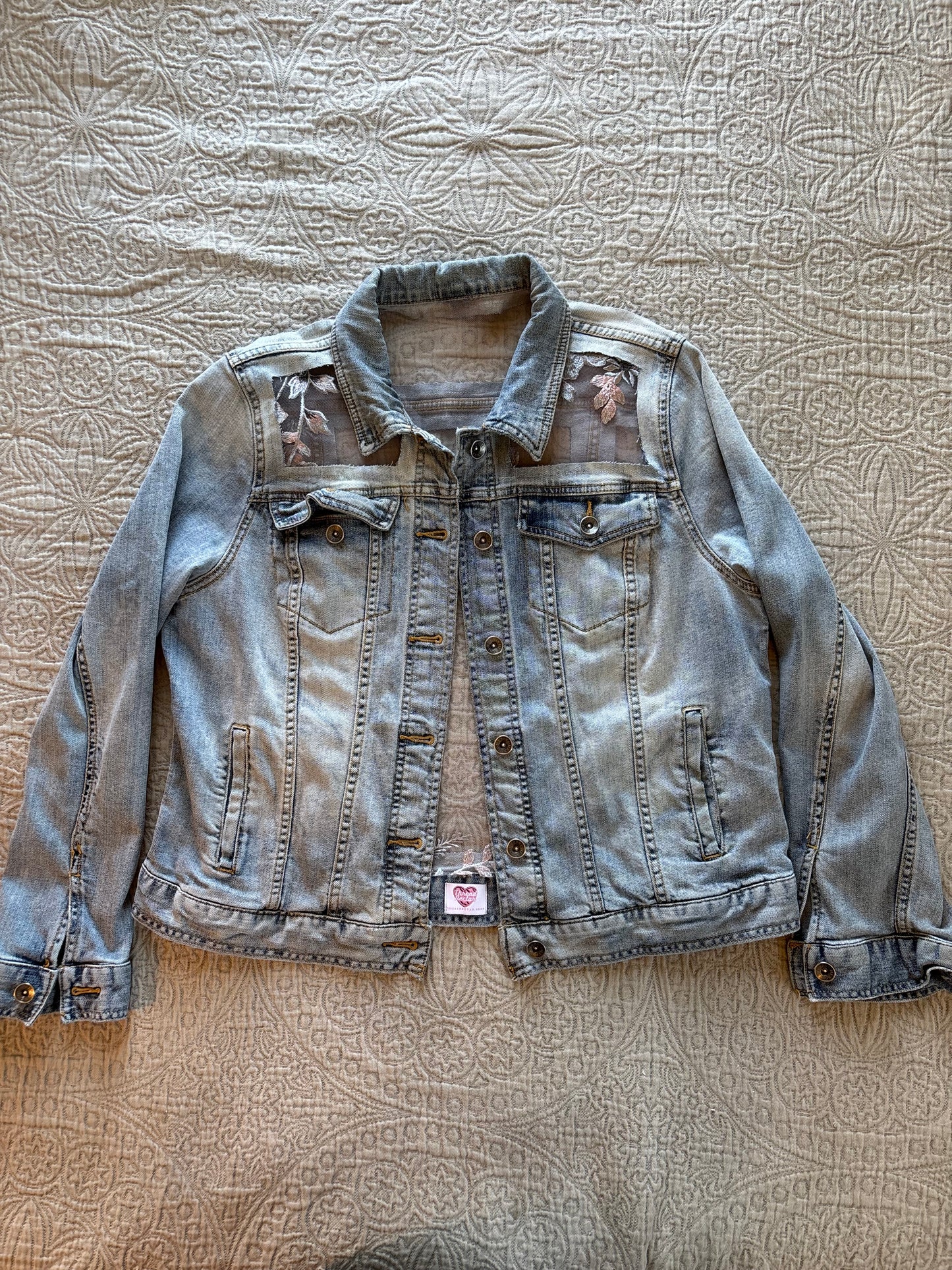 Silver Floral Light-Wash Denim Jacket [XL]