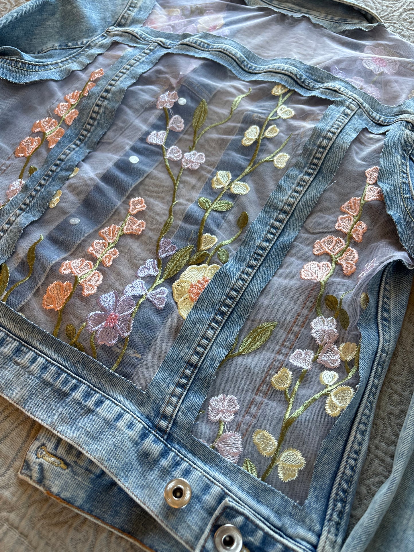 Purple Flowers Acid-Wash Denim Jacket [S]