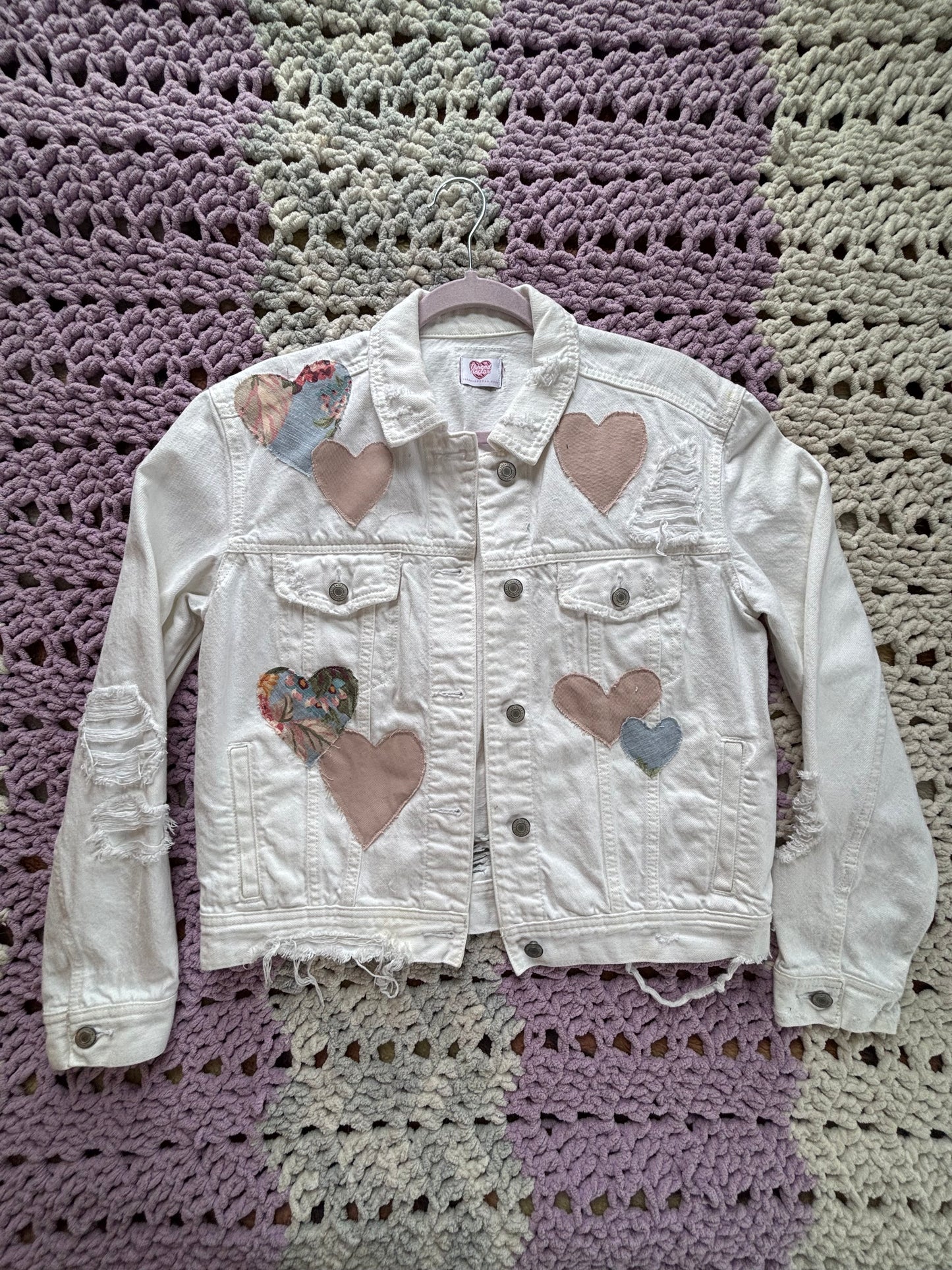 Distressed White Denim Hearts Jacket [L]