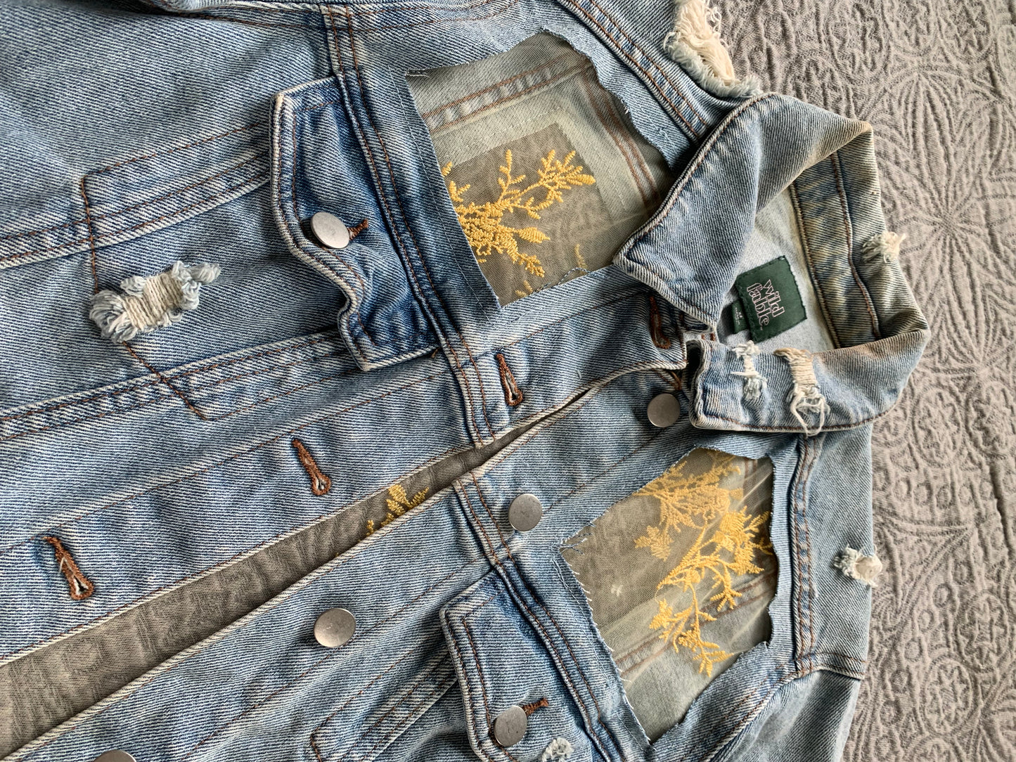 Distressed Denim Yellow Vines [M]