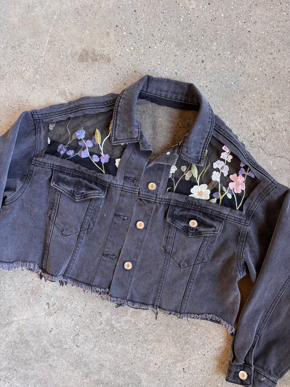 Cropped Black Denim Floral Jacket [XL]
