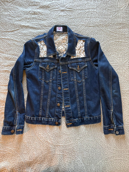 White Floral Dark-Wash Denim Jacket [S]