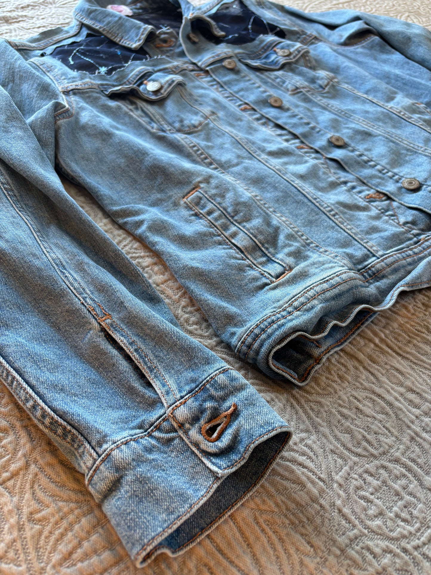Constellation Light-Wash Denim Jacket [L]
