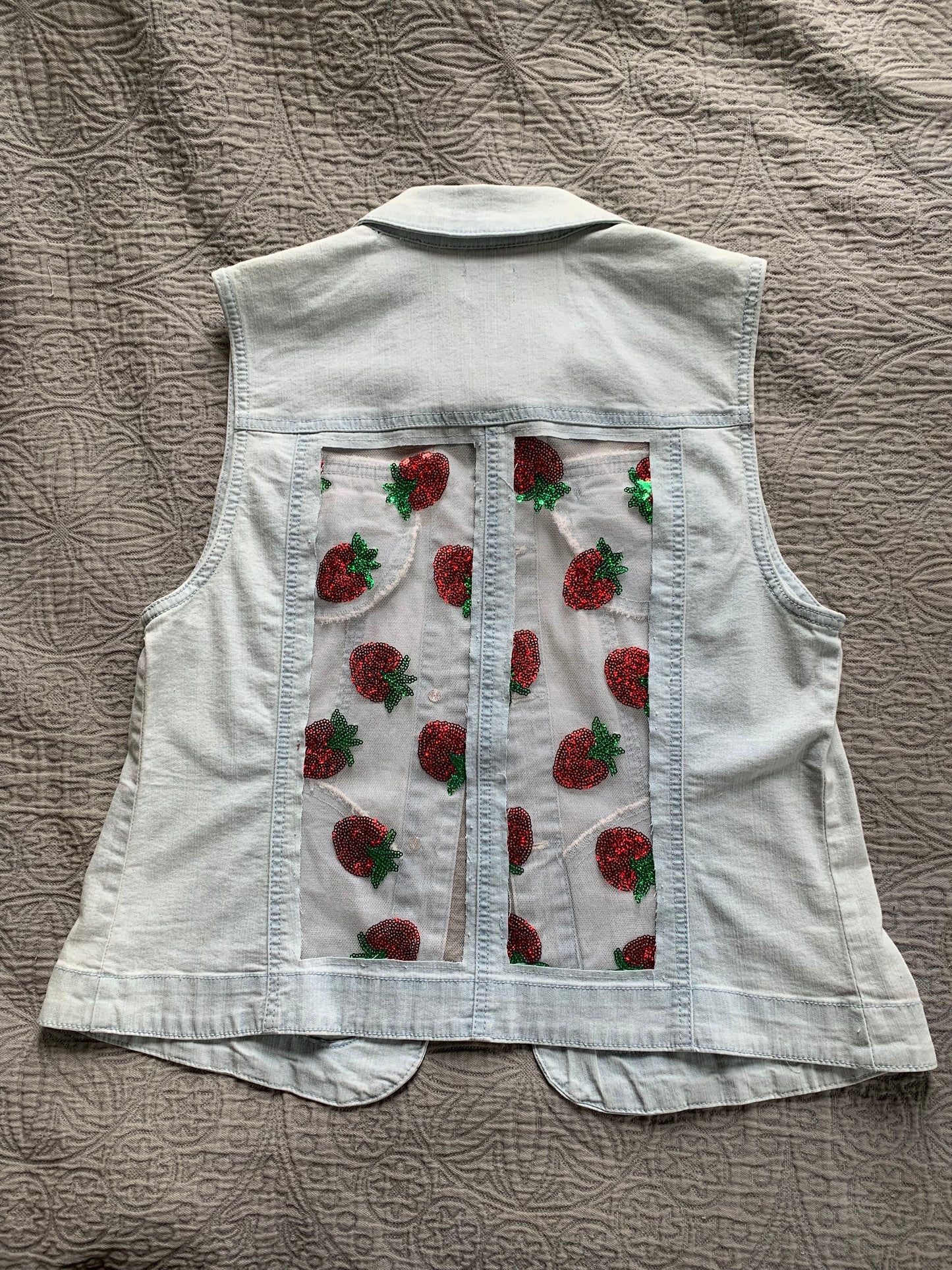 Light Wash Denim Strawberries Vest [L]