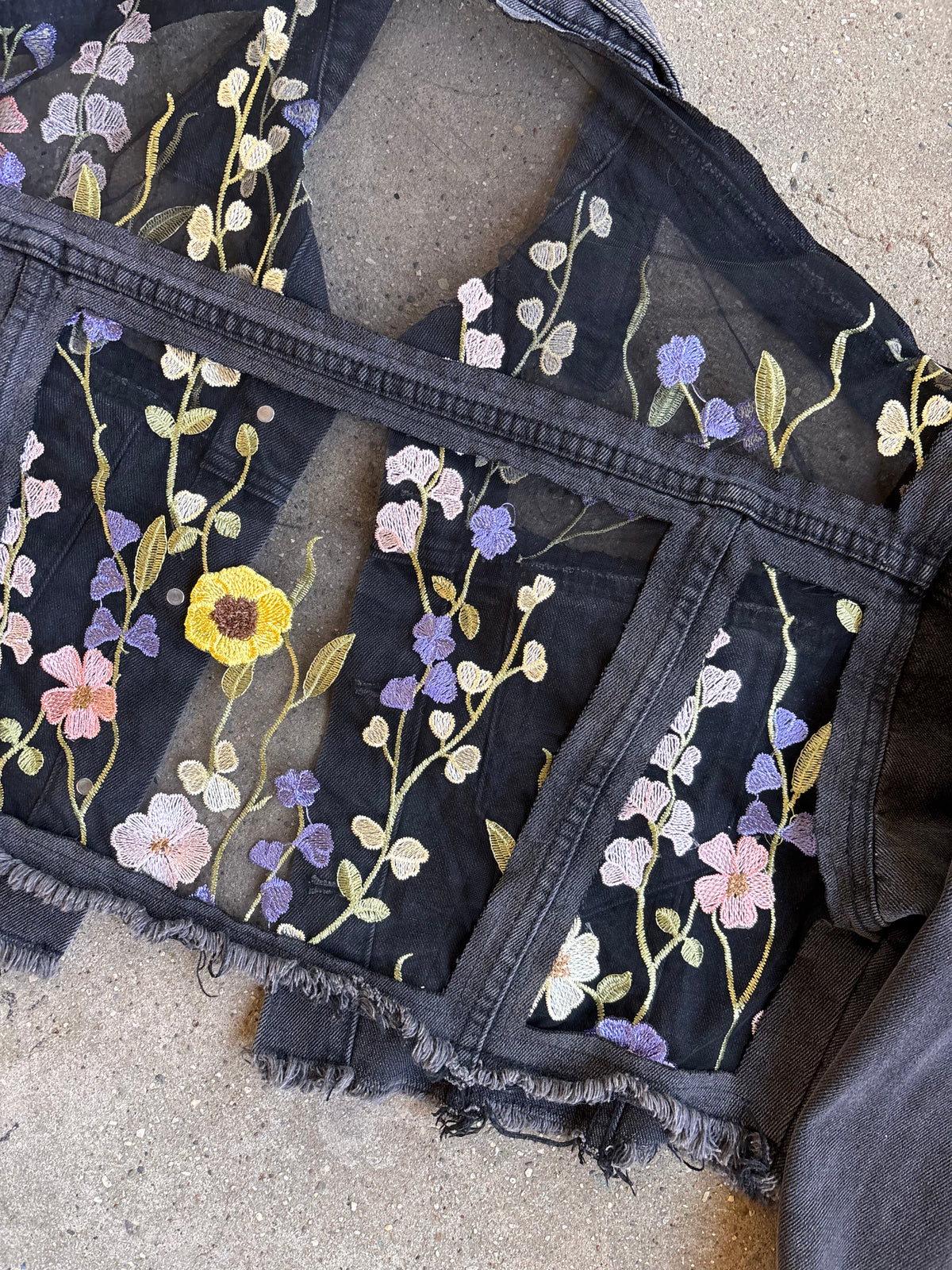 Cropped Black Denim Floral Jacket [XL]