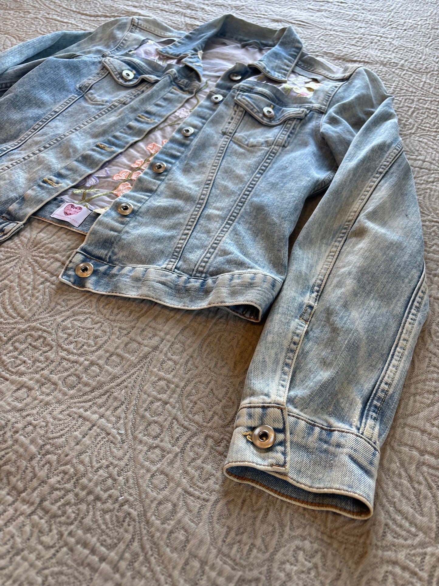 Purple Flowers Acid-Wash Denim Jacket [S]