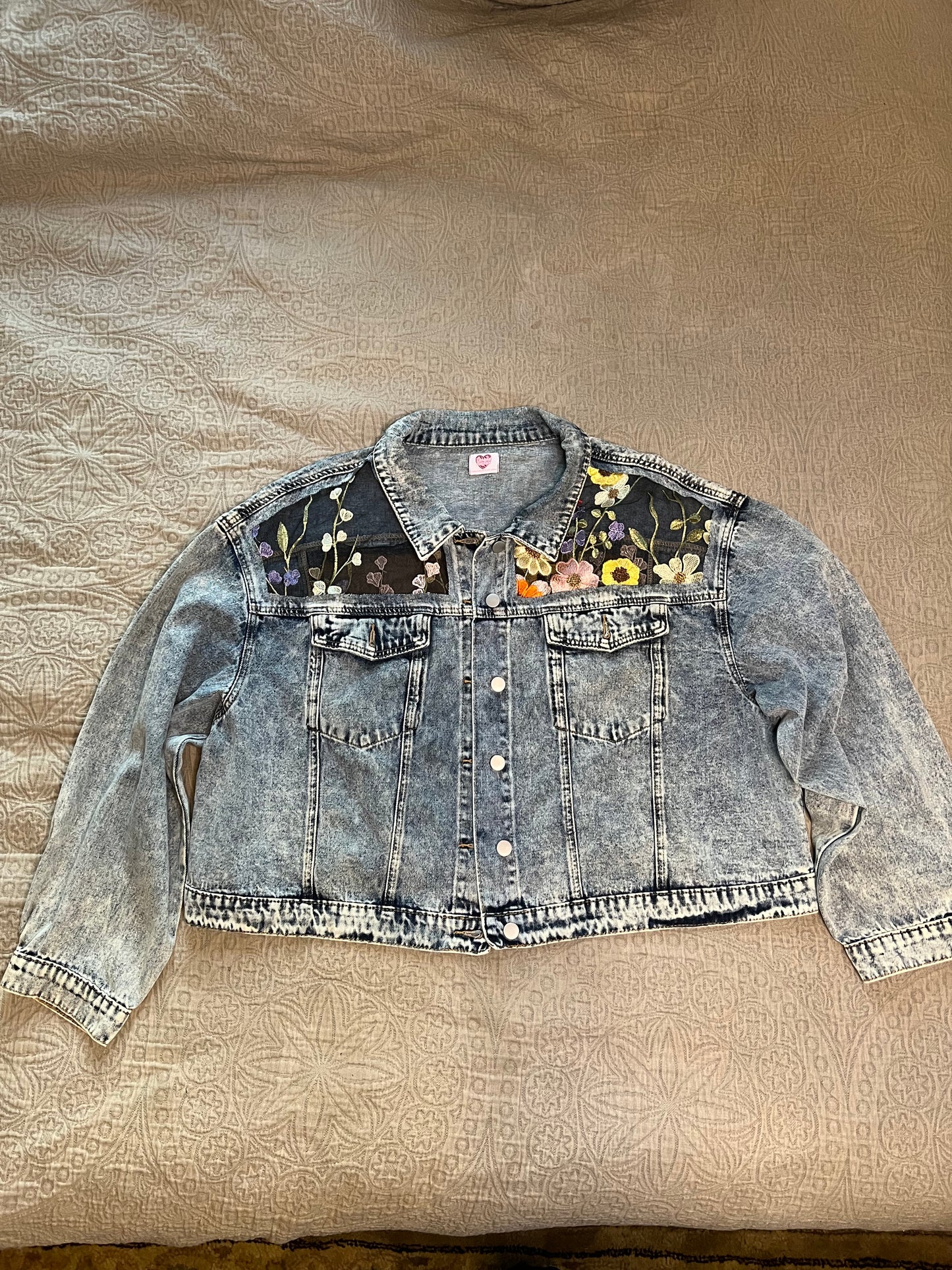Acid Wash Cropped Denim Wildflowers Jacket [4X]