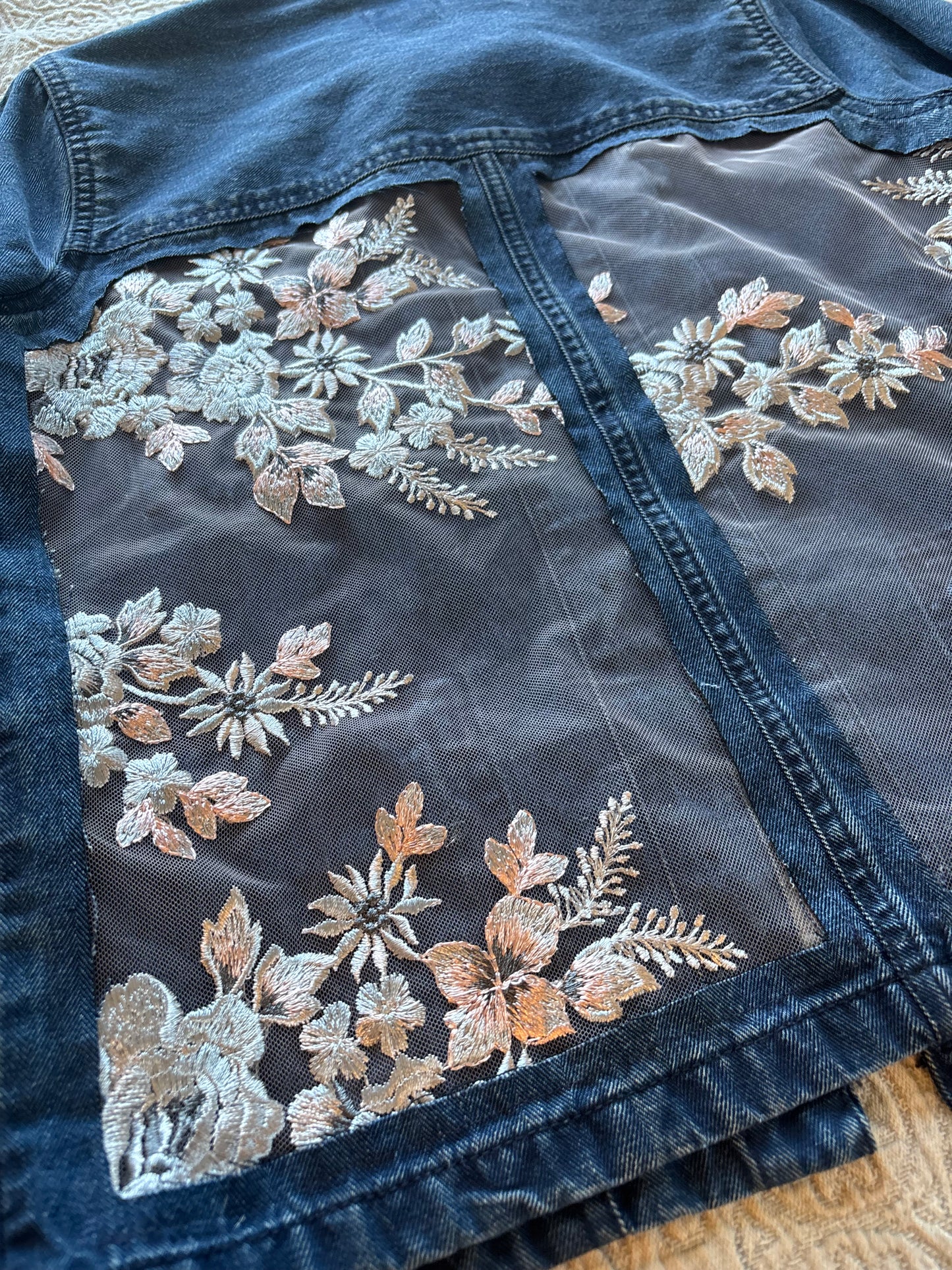 Silver Floral Dark-Wash Denim Jacket [L]