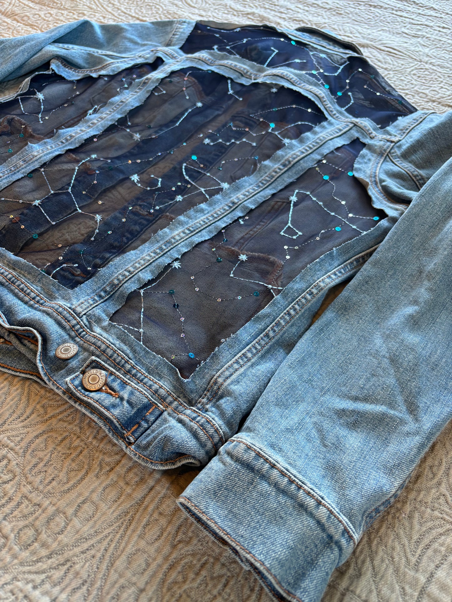 Constellation Light-Wash Denim Jacket [L]