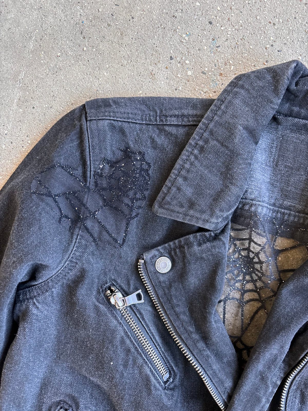 Black Denim Spider Webs Belted Jacket [S]