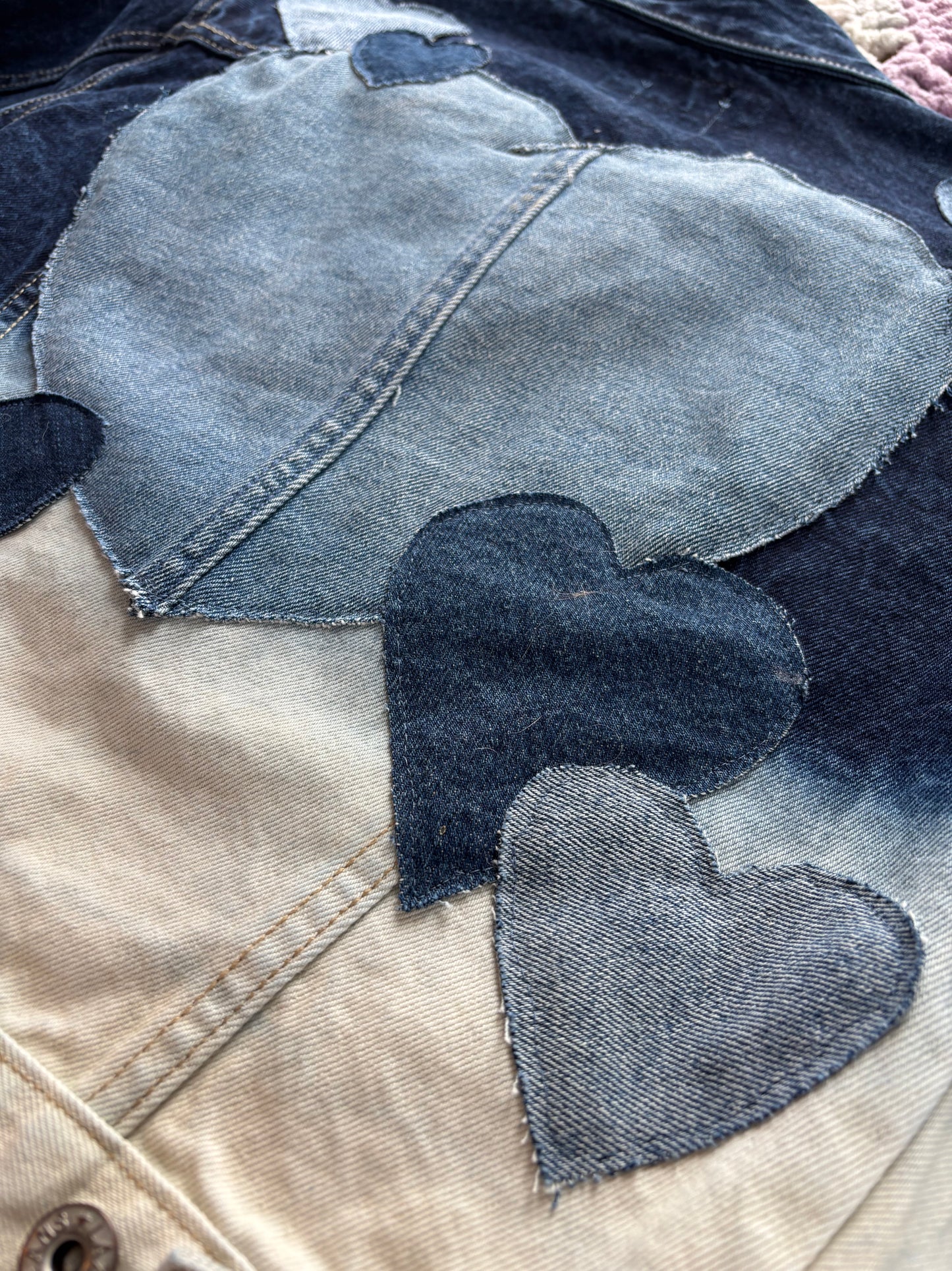 Acid Washed Denim Frayed Hearts Jacket [M]