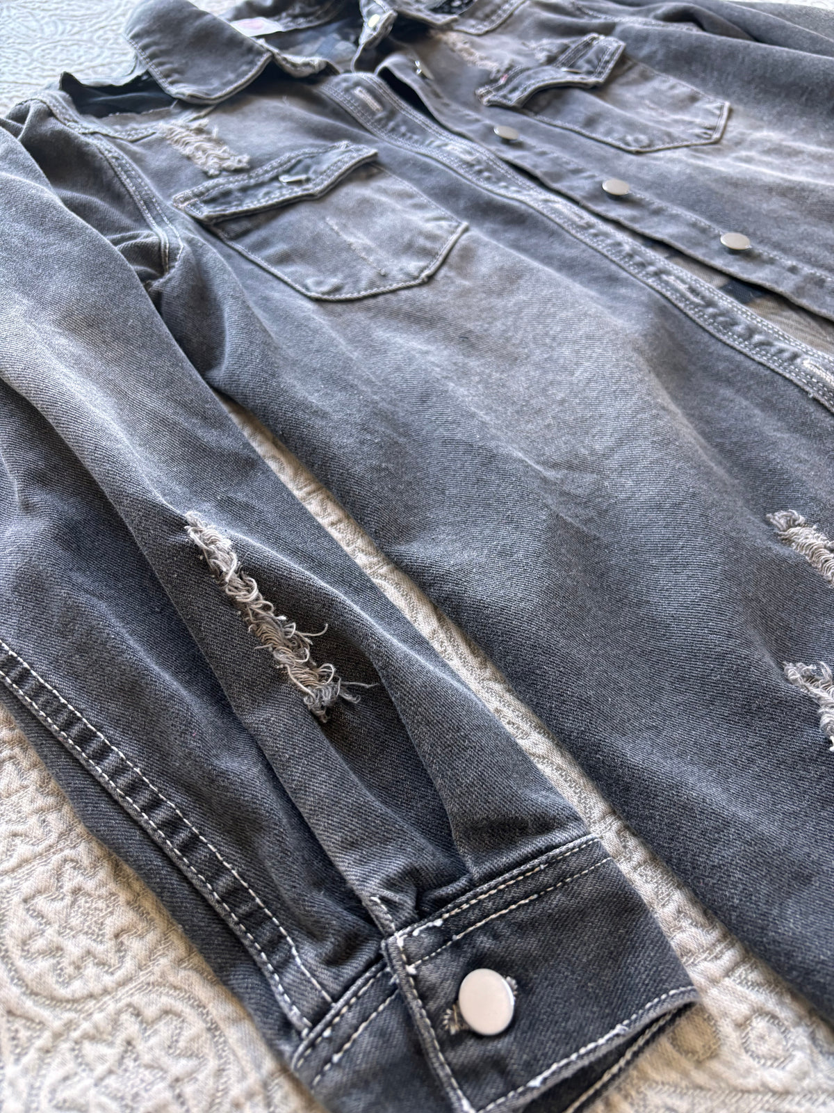 Black Distressed Denim Snakes Jacket [L]