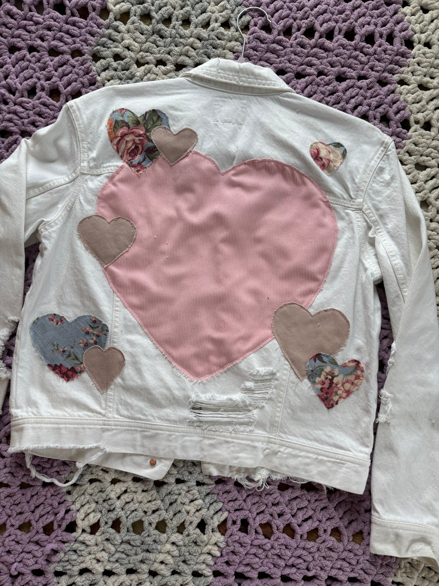 Distressed White Denim Hearts Jacket [L]