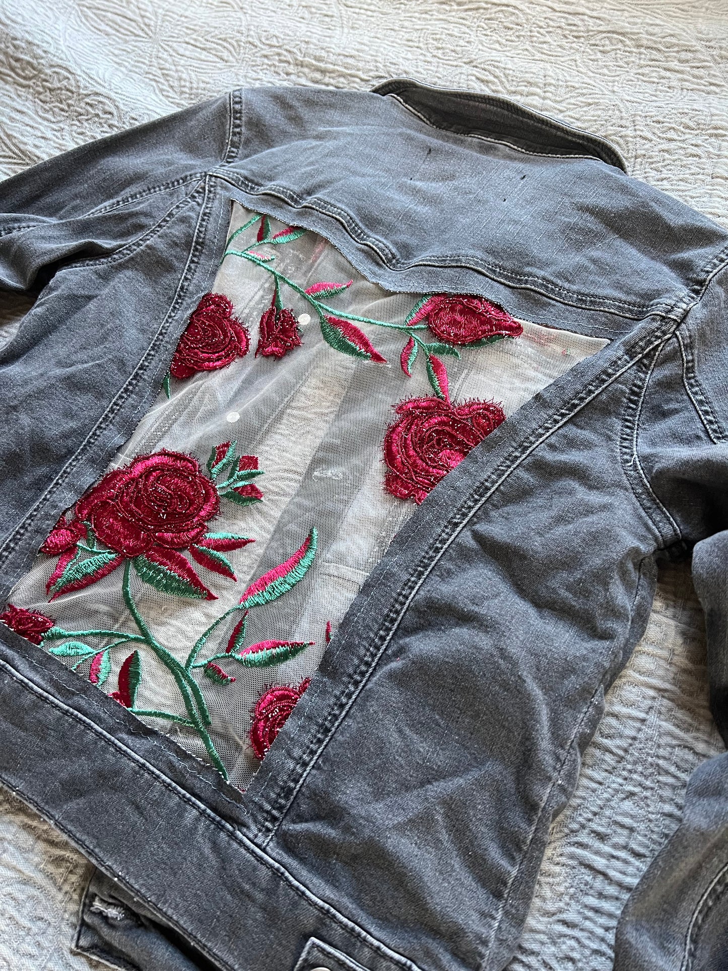 Grey Denim Roses [M]