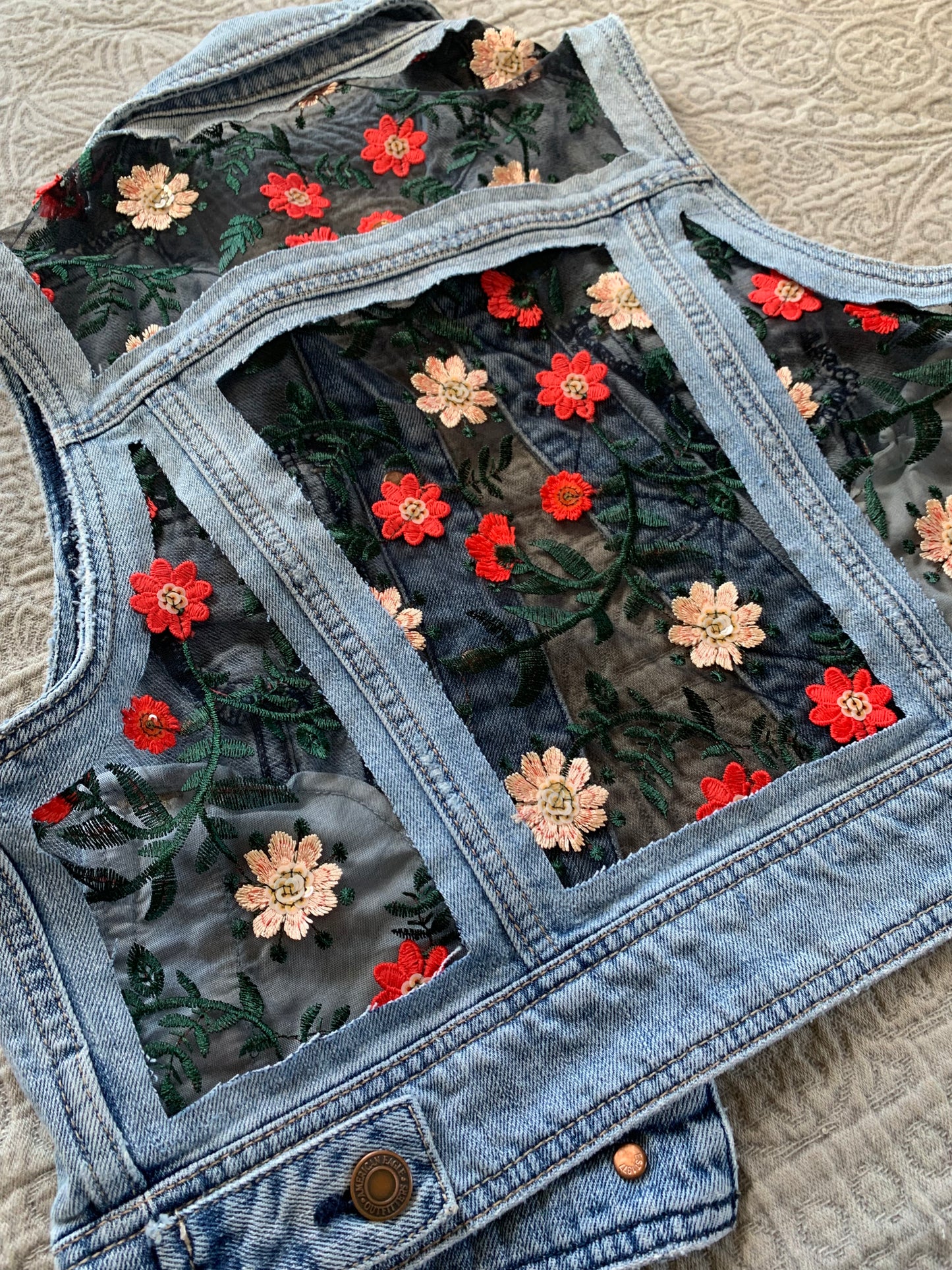 Stone Wash Denim Red Floral Vest [M]