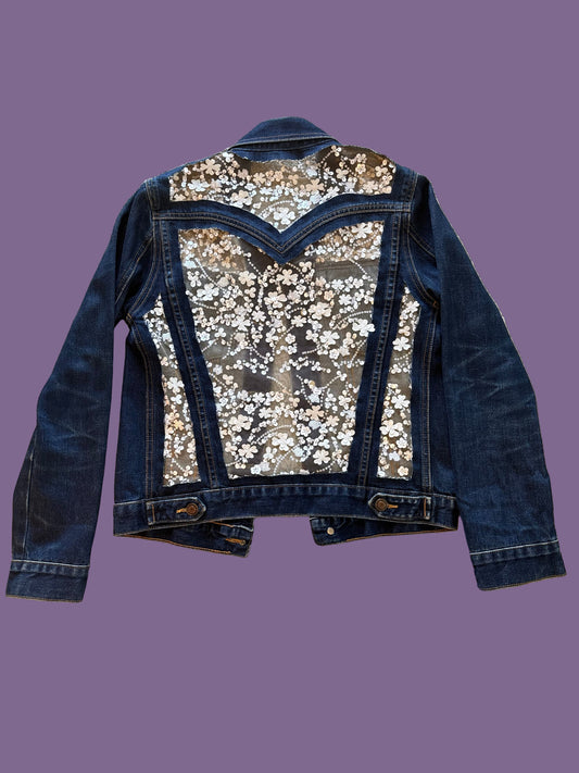 White Floral Dark-Wash Denim Jacket [S]