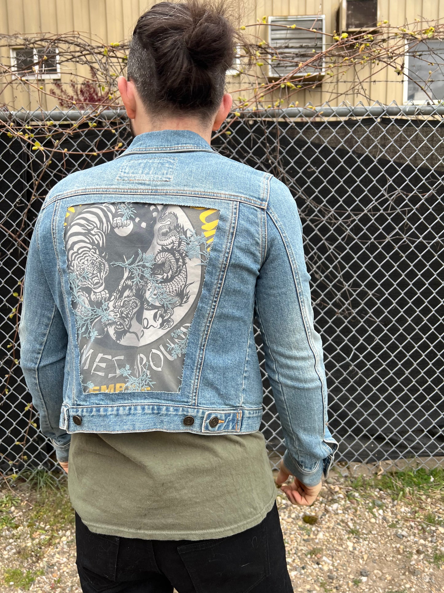 Light Wash Blue Denim Blue Vines [M]