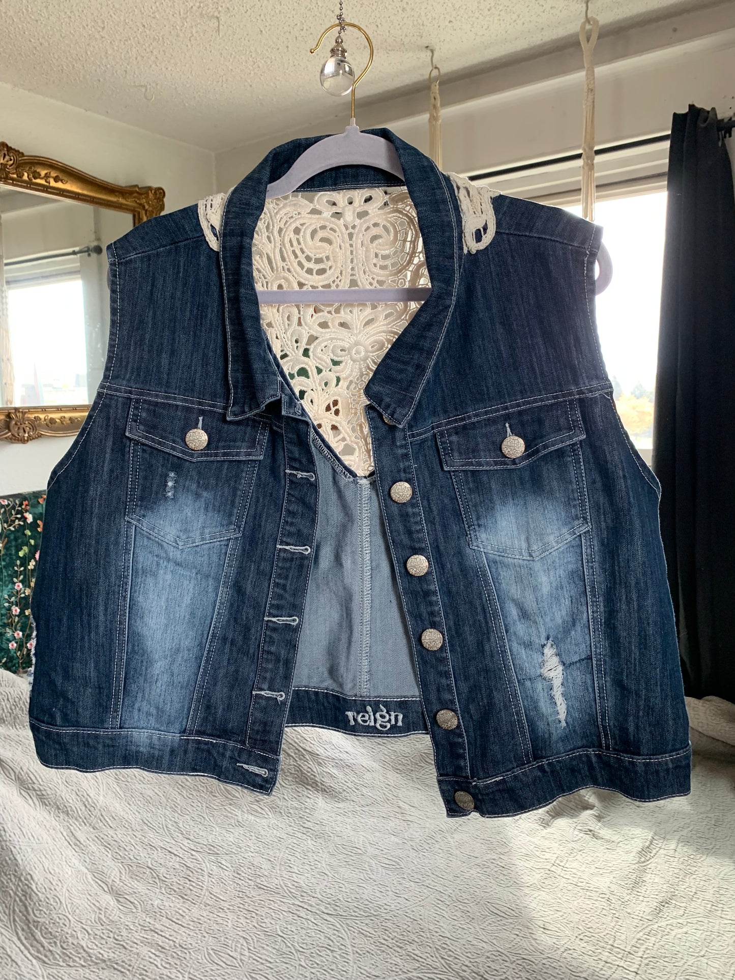 Cropped Denim Lace Vest [2X]