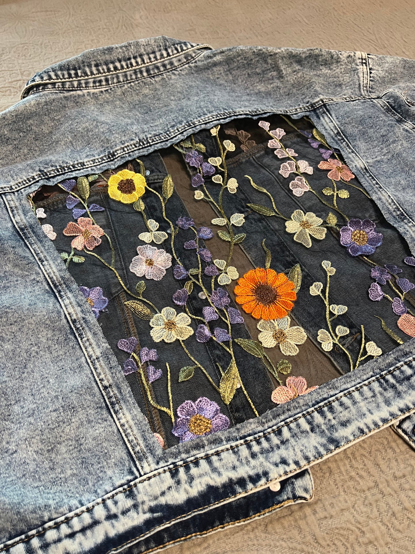 Acid Wash Cropped Denim Wildflowers Jacket [4X]