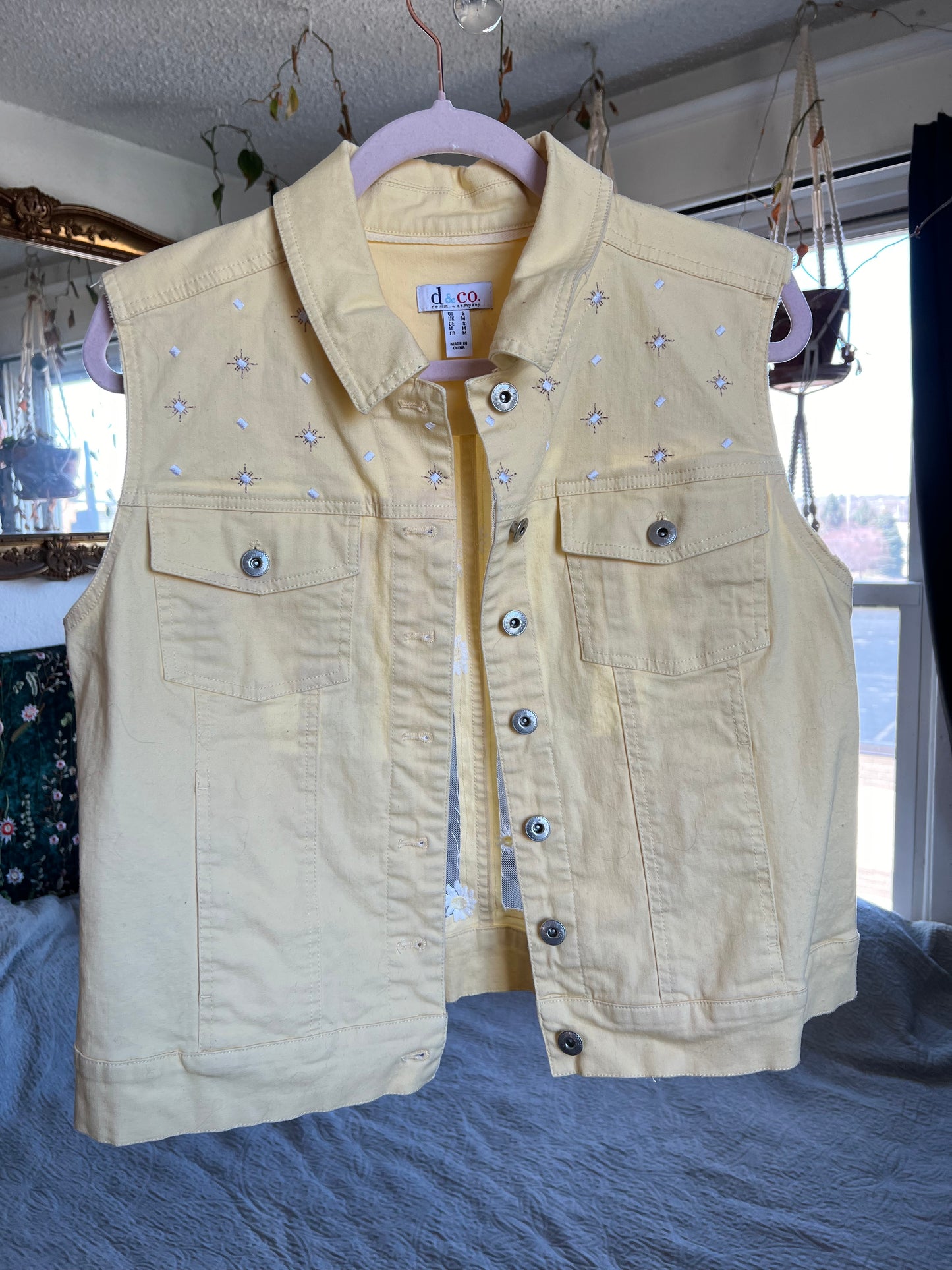 Yellow Denim Daisies Vest [M]