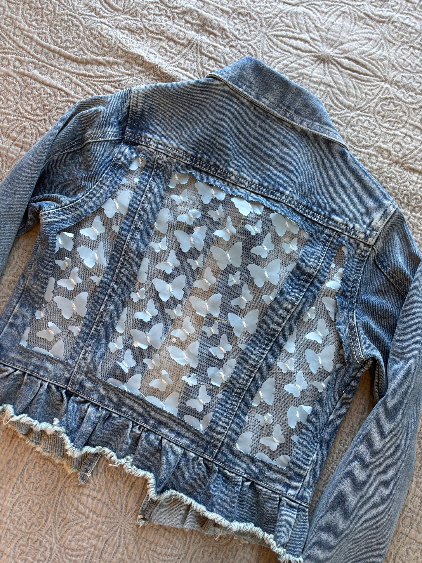 Blue Butterflies Light-Wash Denim Jacket [M]