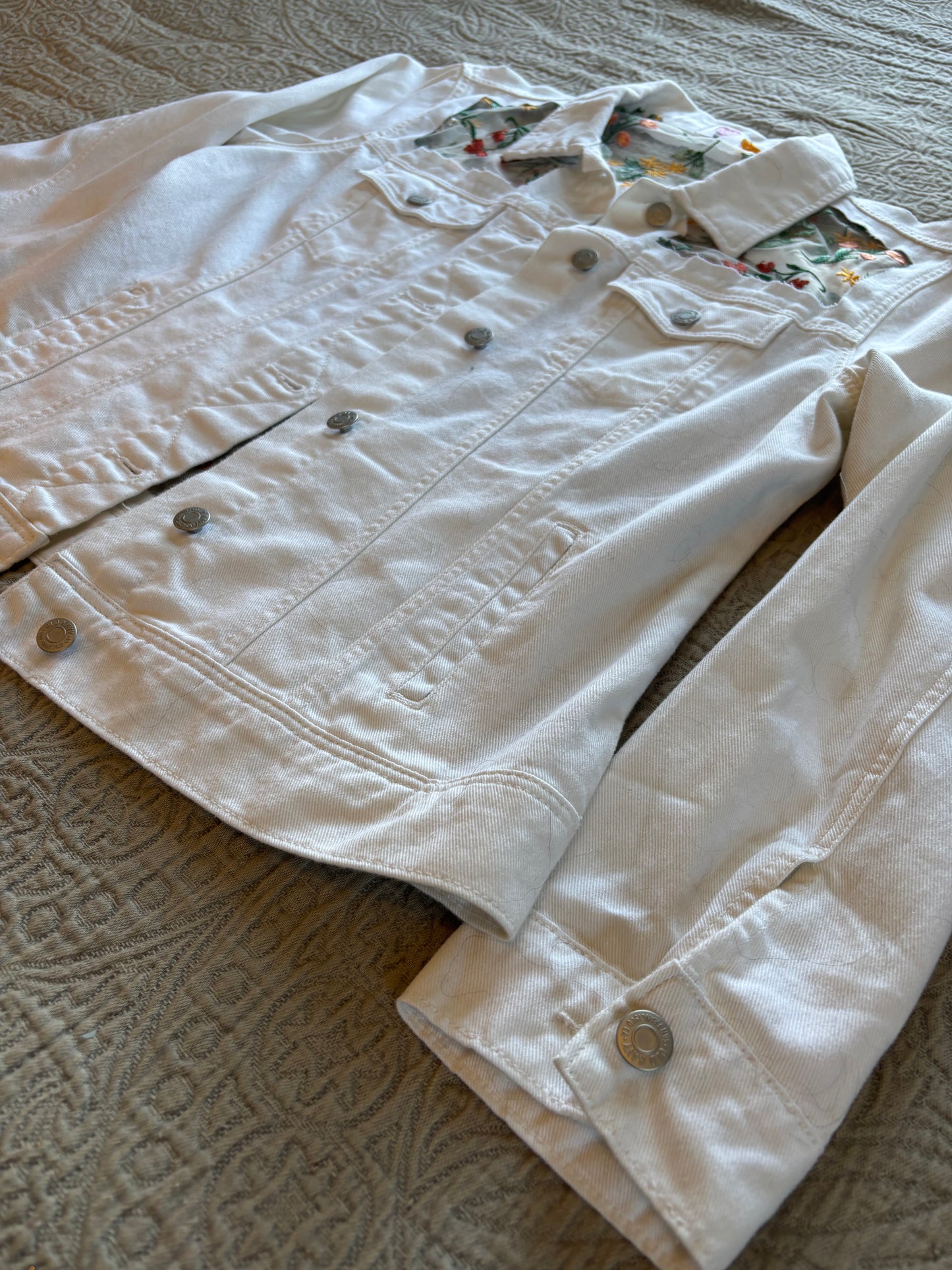 Fall Wildflowers White Denim Jacket [XL]