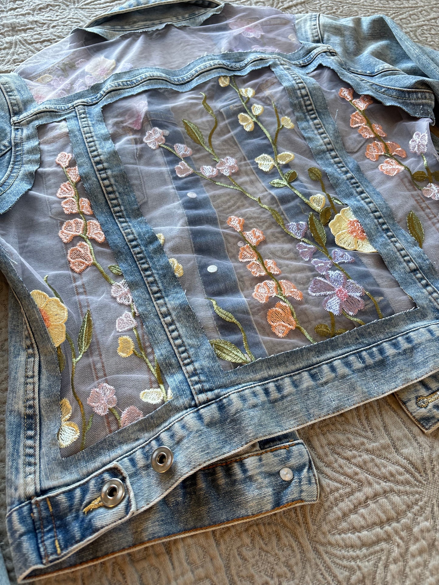 Purple Flowers Acid-Wash Denim Jacket [S]
