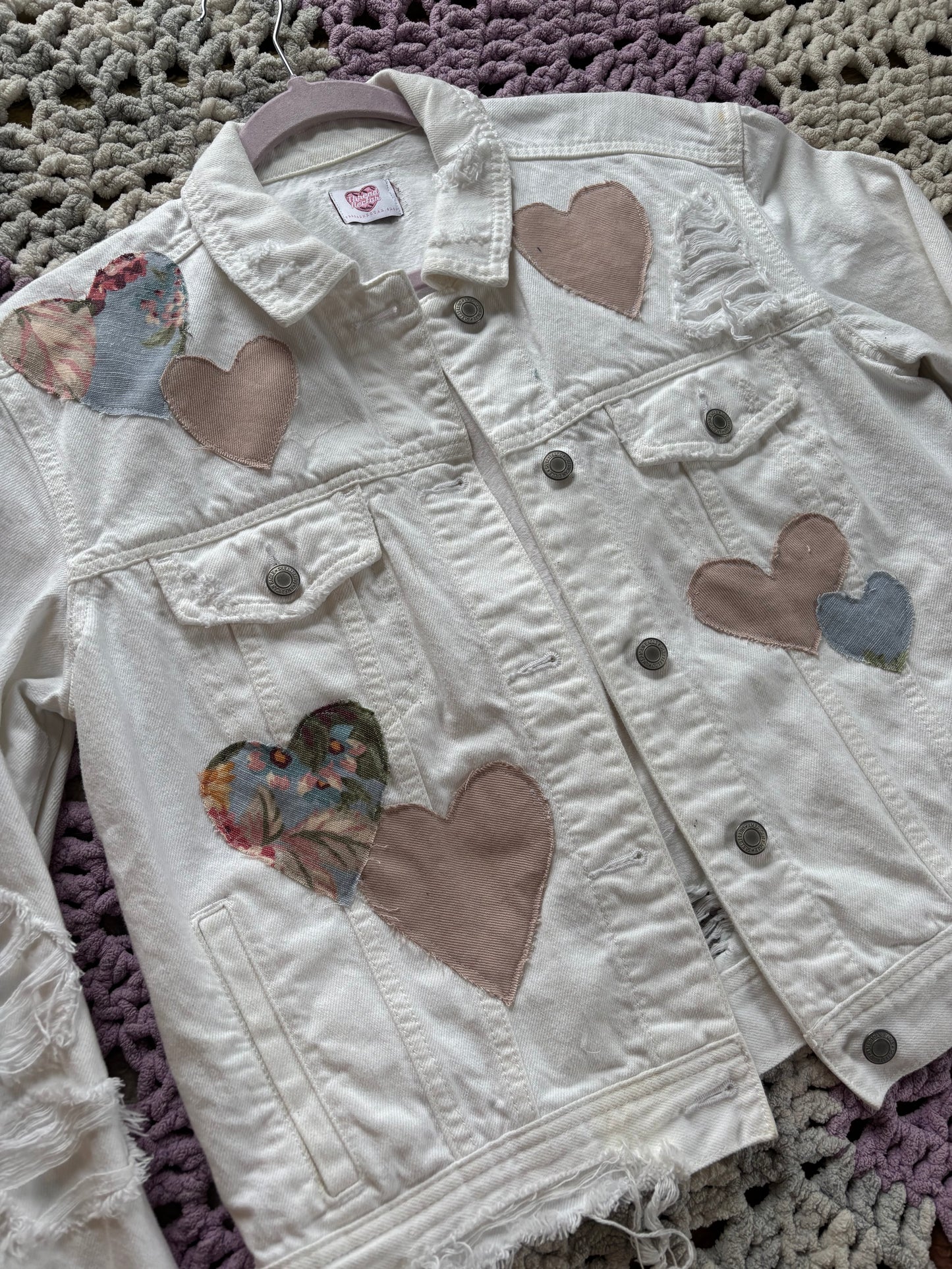 Distressed White Denim Hearts Jacket [L]