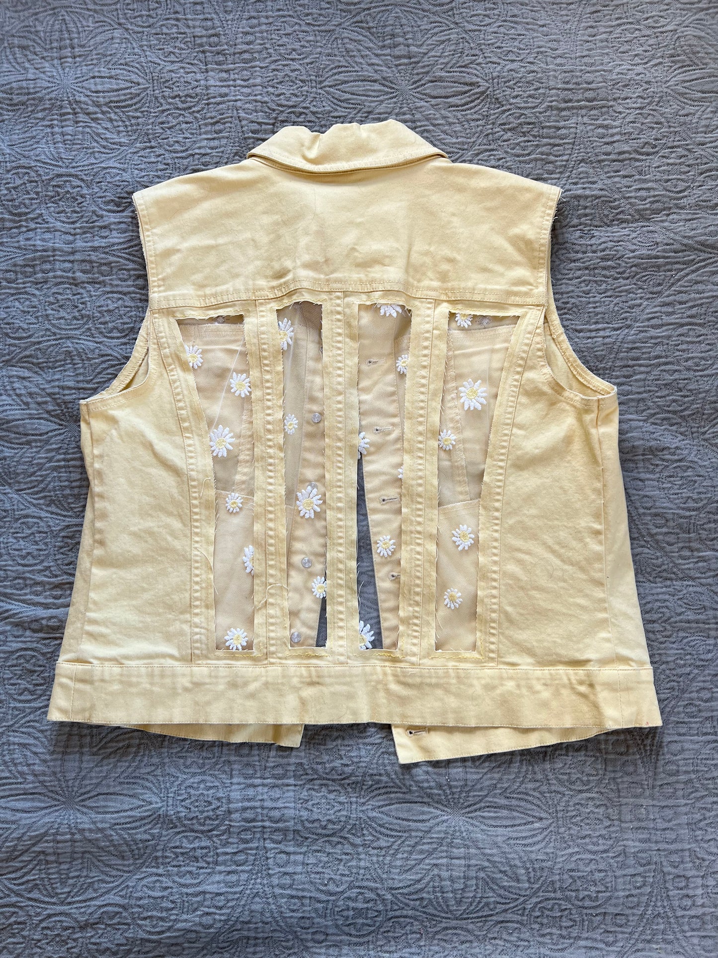 Yellow Denim Daisies Vest [M]