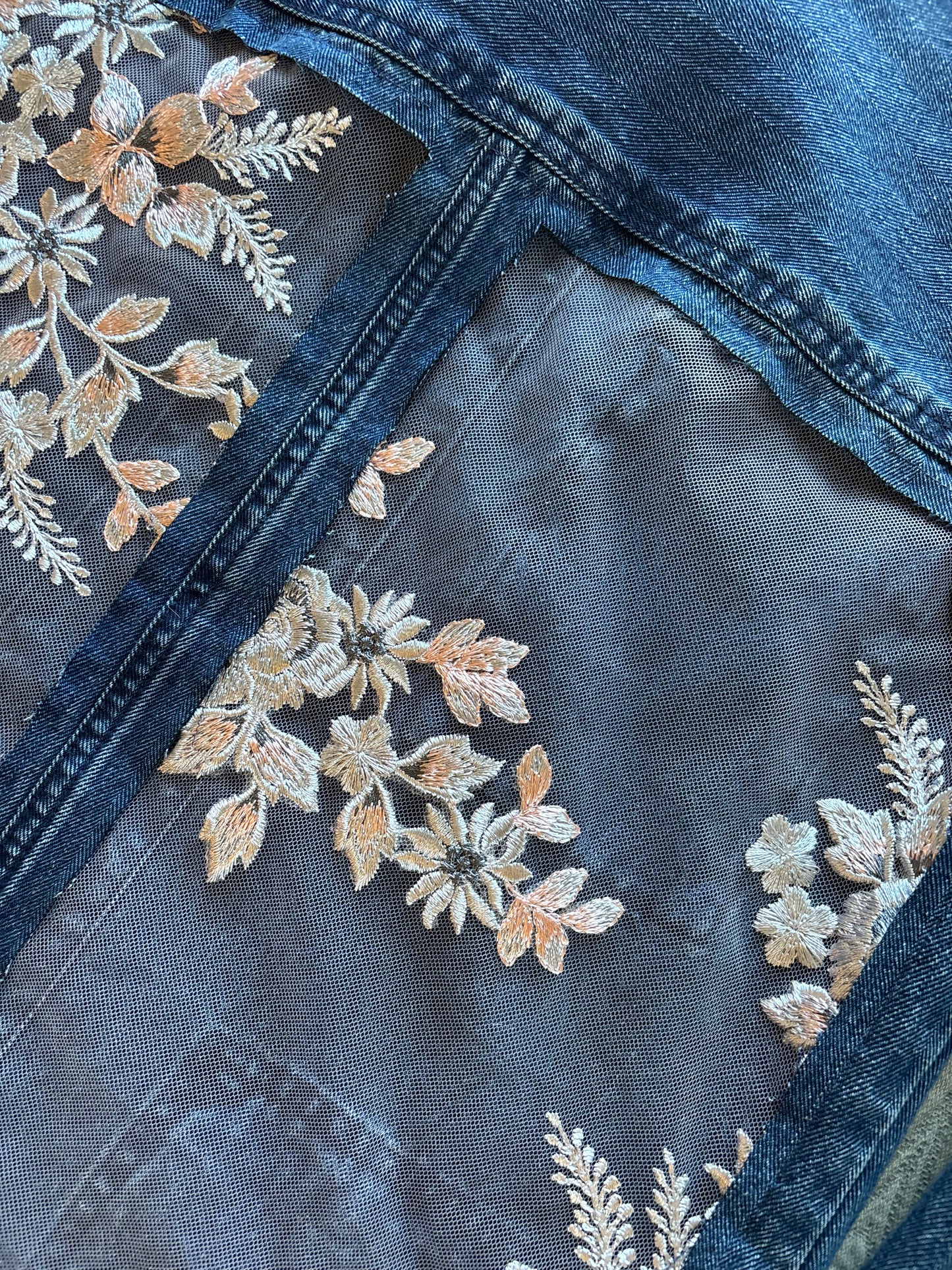 Silver Floral Dark-Wash Denim Jacket [L]