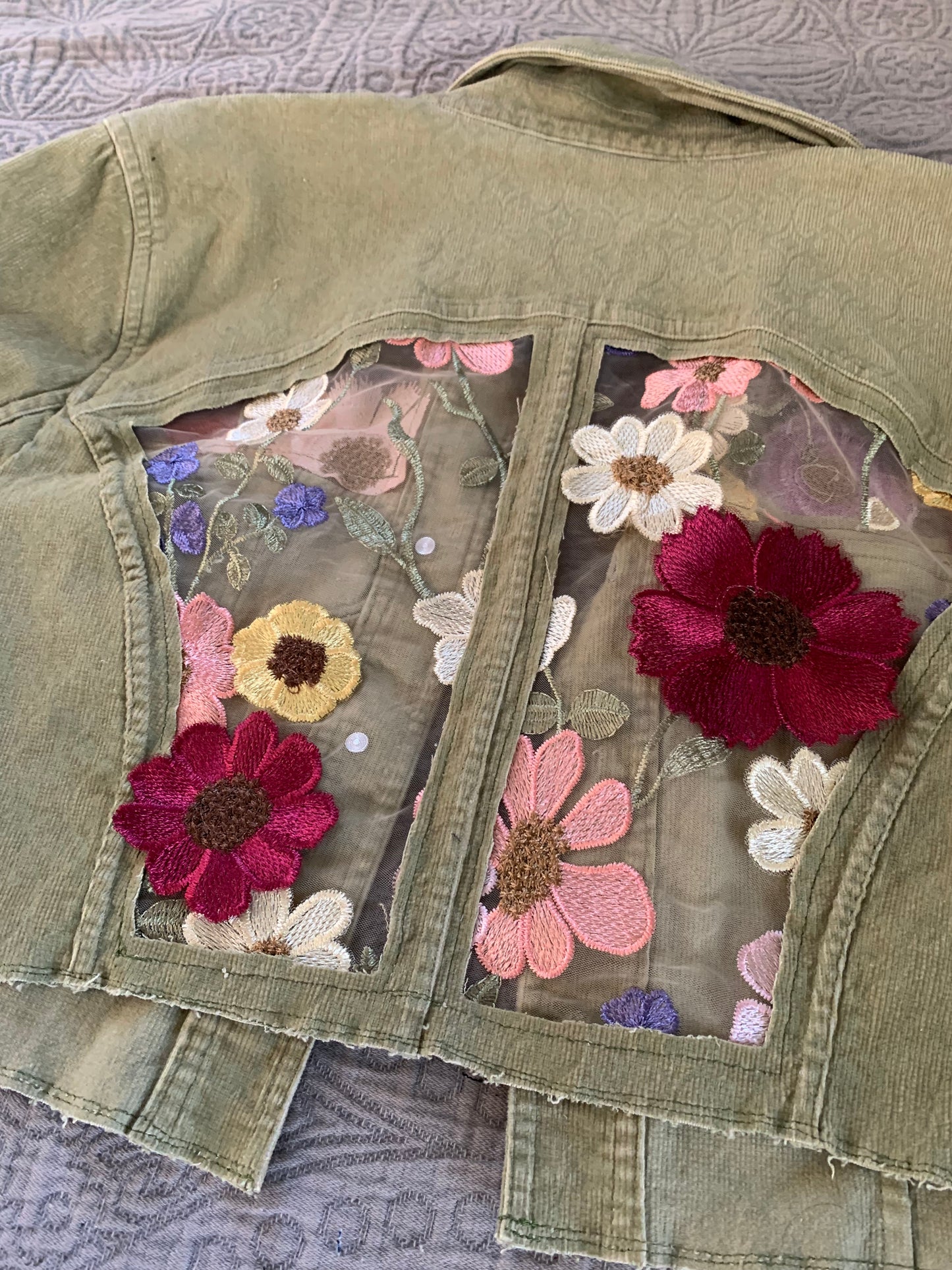 Cropped Green Denim Appliqué Wildflowers [XL]