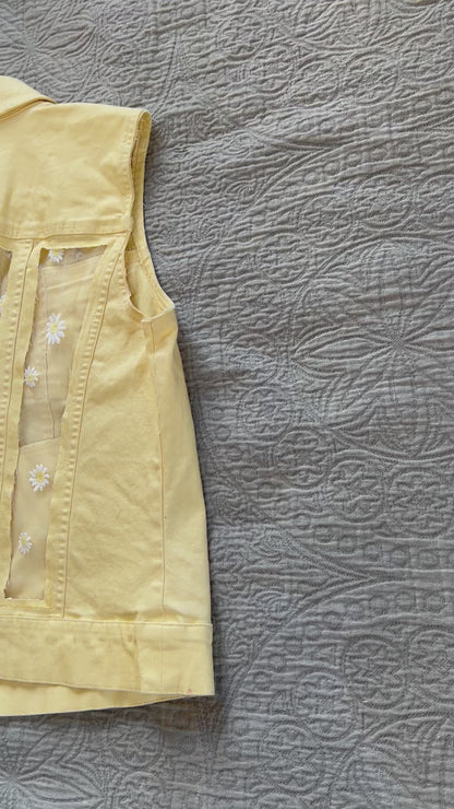 Yellow Denim Daisies Vest [M]